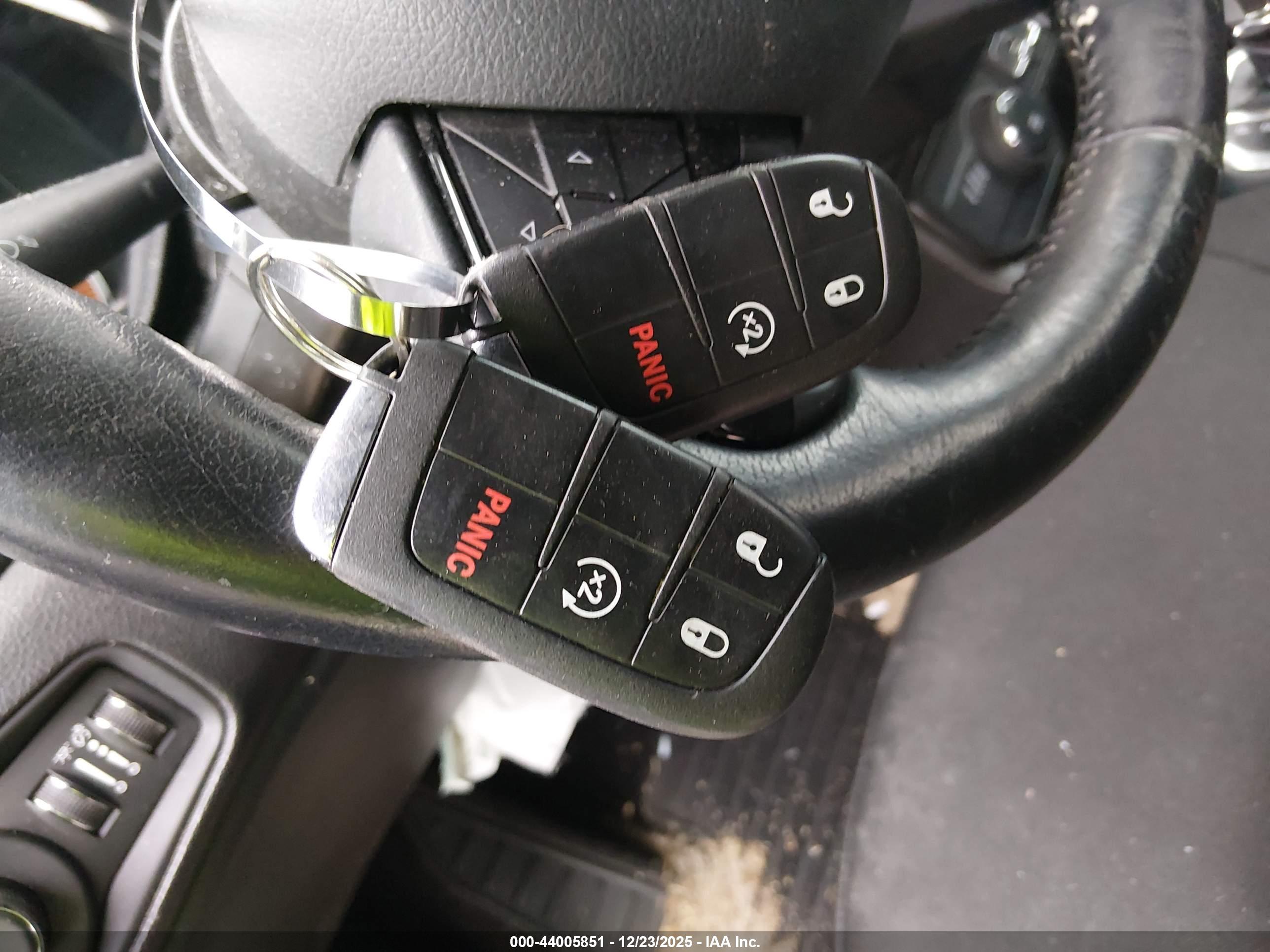 JEEP RENEGADE image 11
