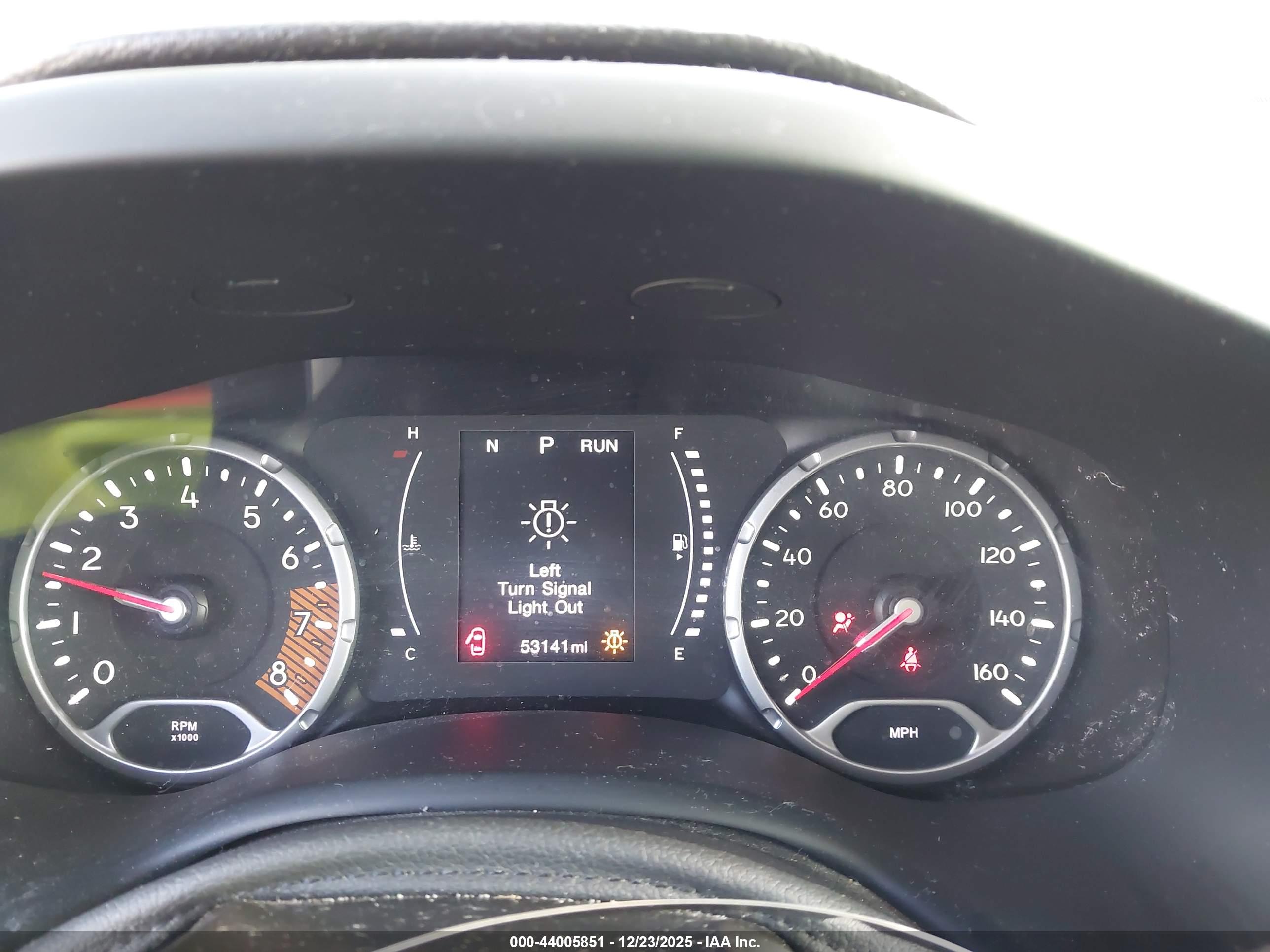 JEEP RENEGADE image 7