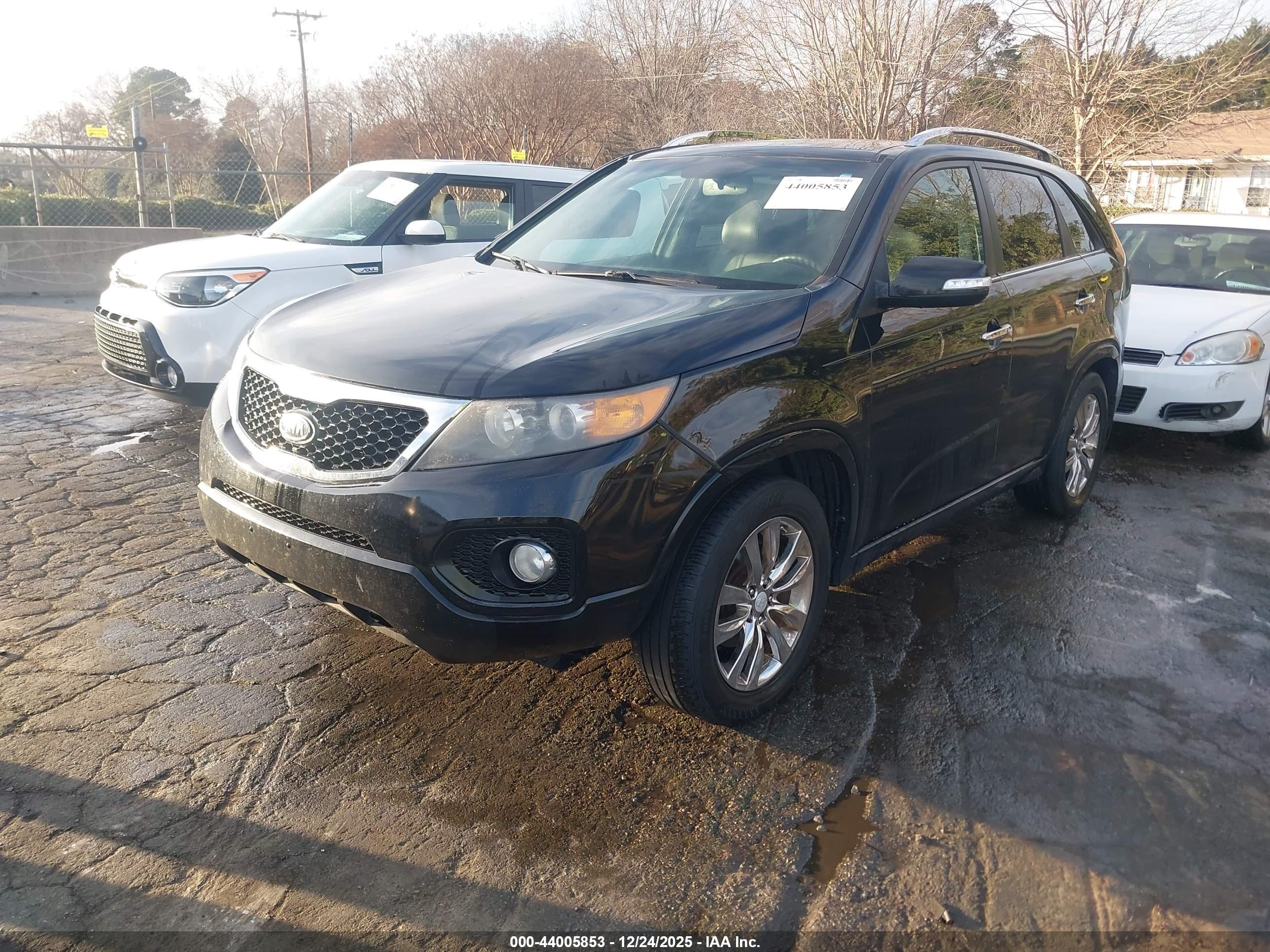 KIA SORENTO image 2