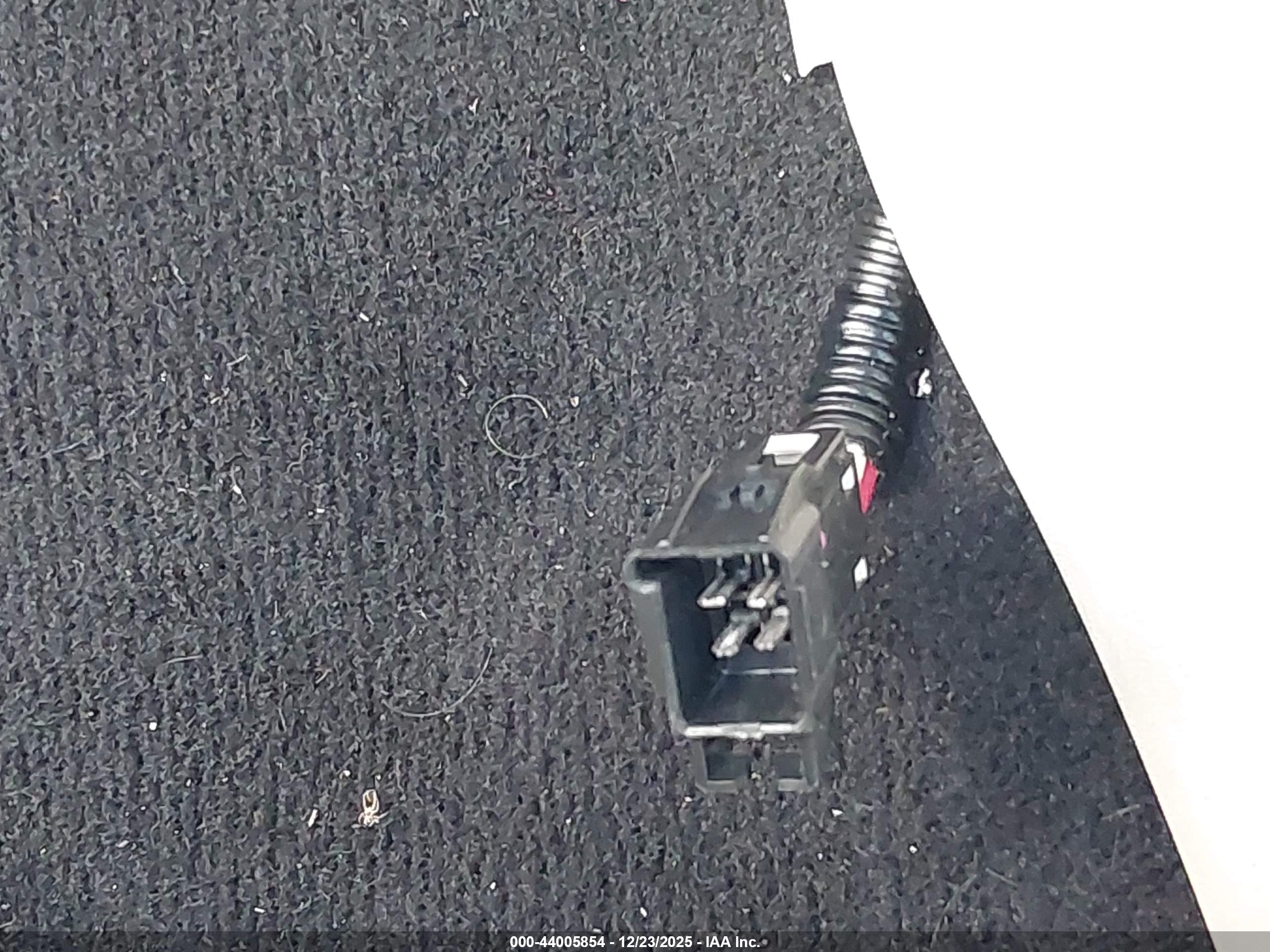 LAND ROVER image 6