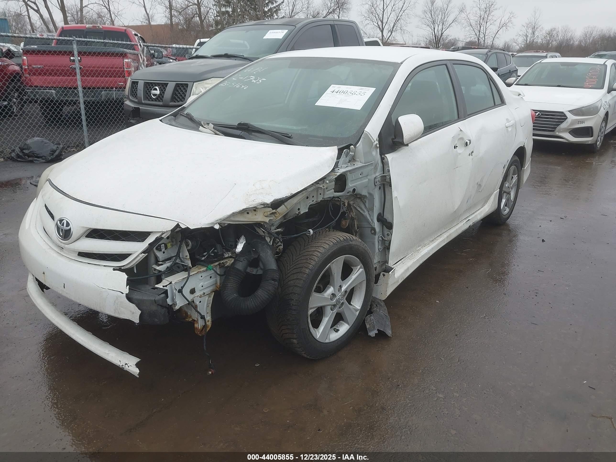 TOYOTA COROLLA image 2