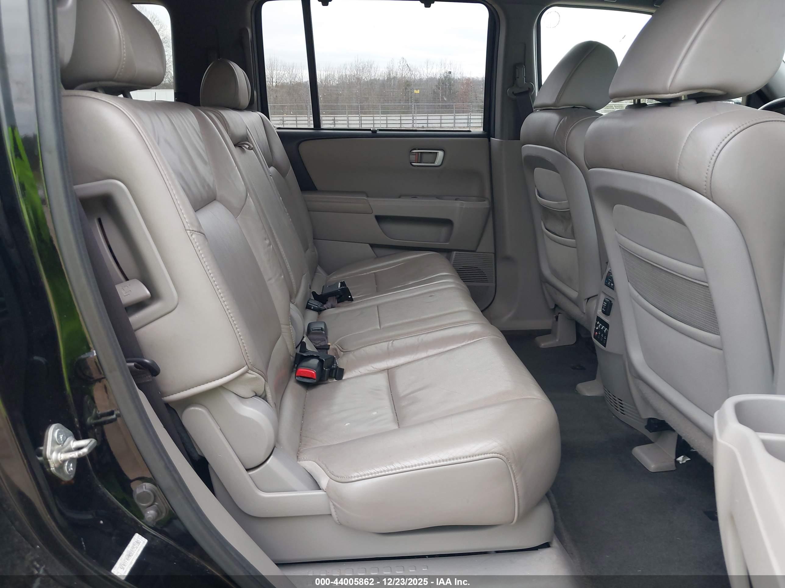 HONDA PILOT image 8