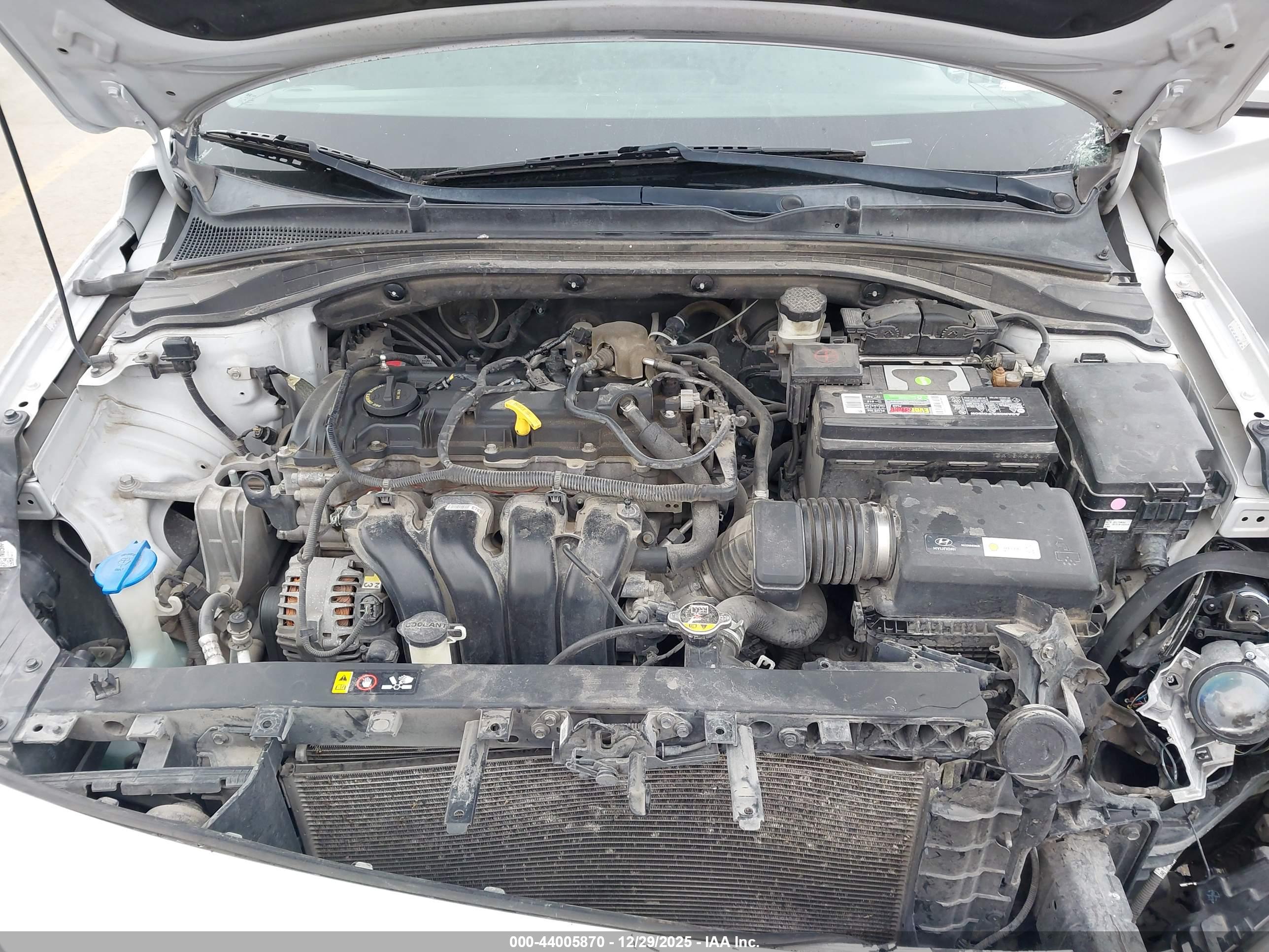 HYUNDAI ELANTRA image 10