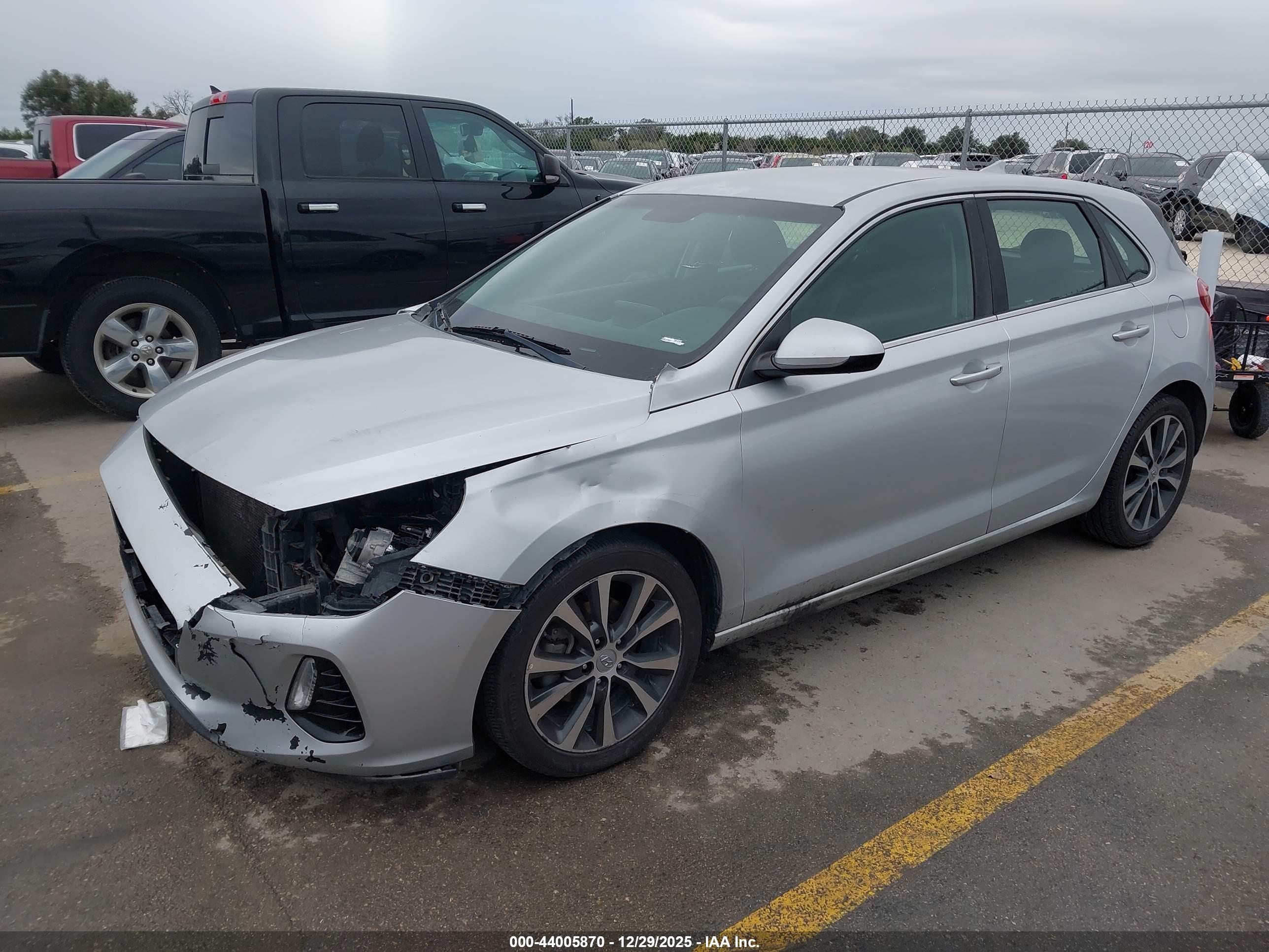 HYUNDAI ELANTRA image 2