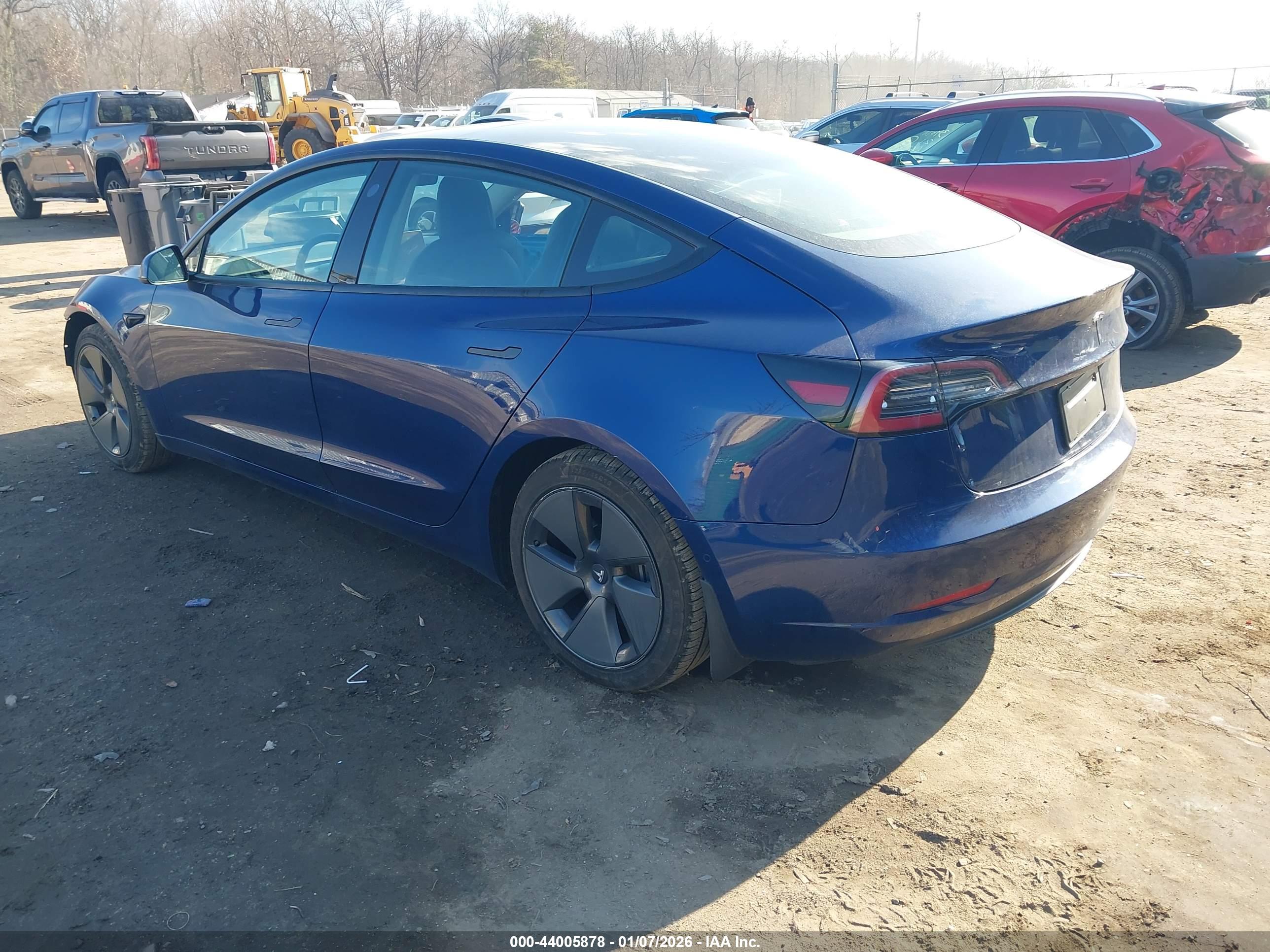 TESLA MODEL image 3