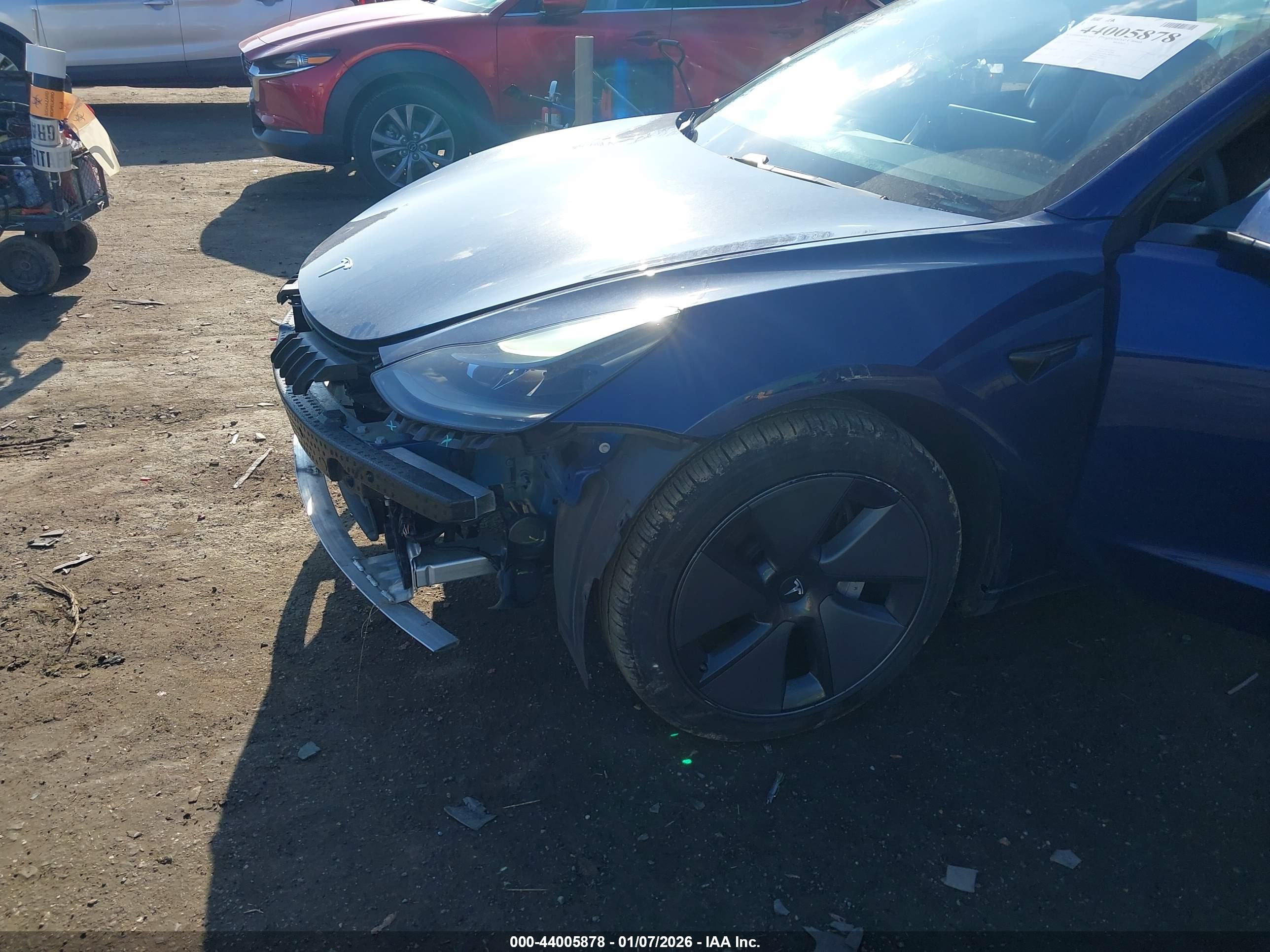 TESLA MODEL image 6