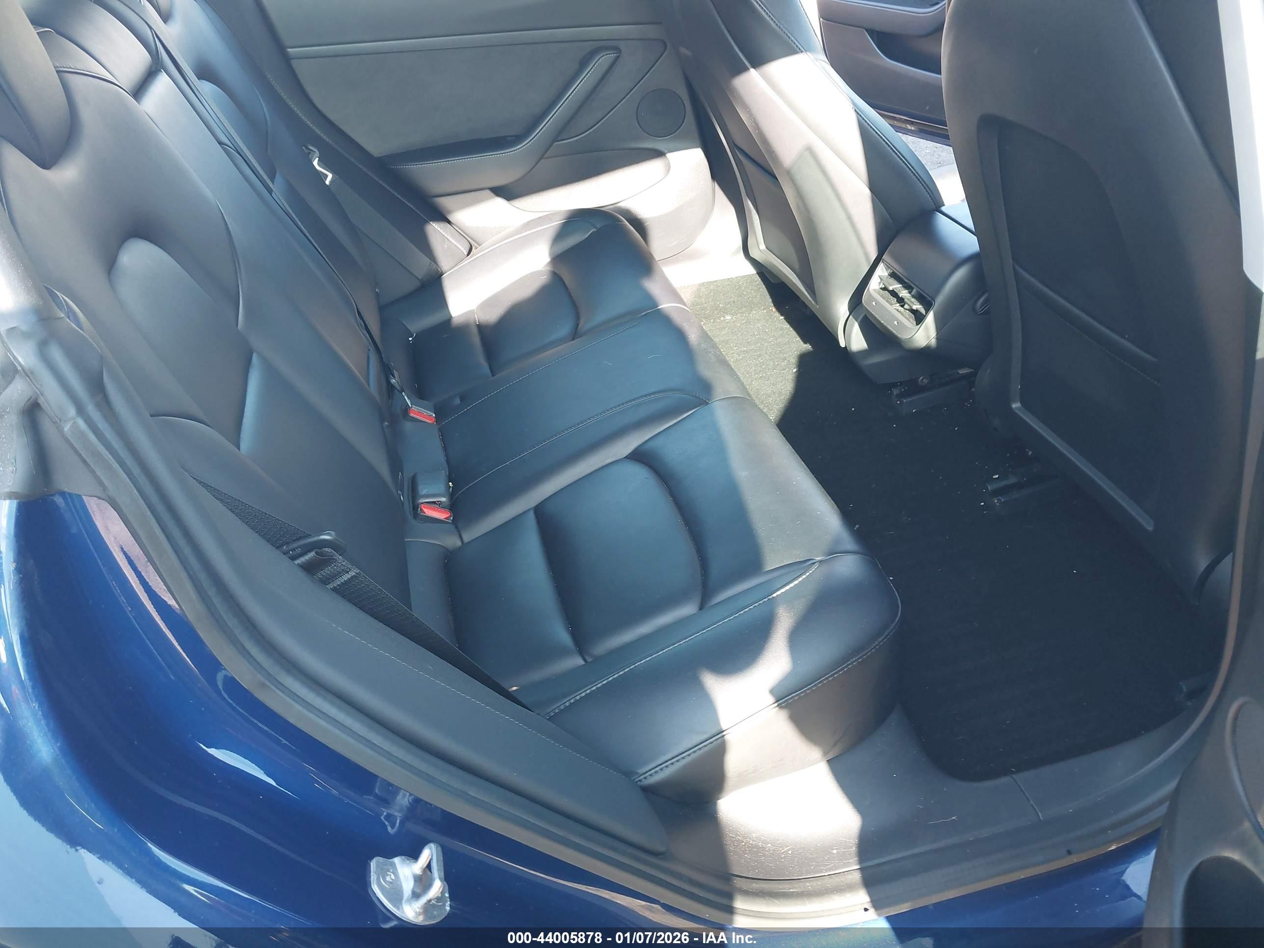 TESLA MODEL image 8