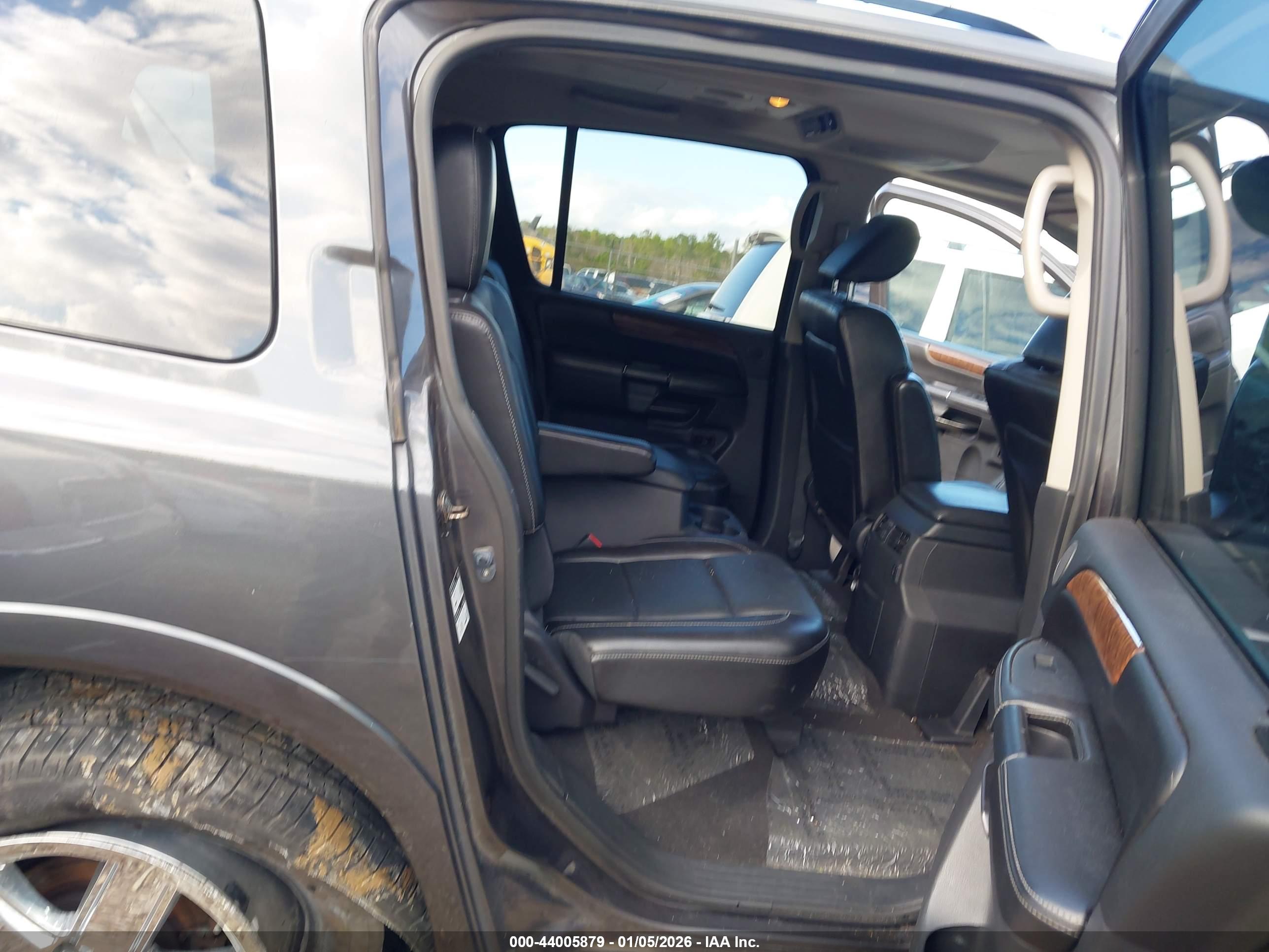 NISSAN ARMADA image 8