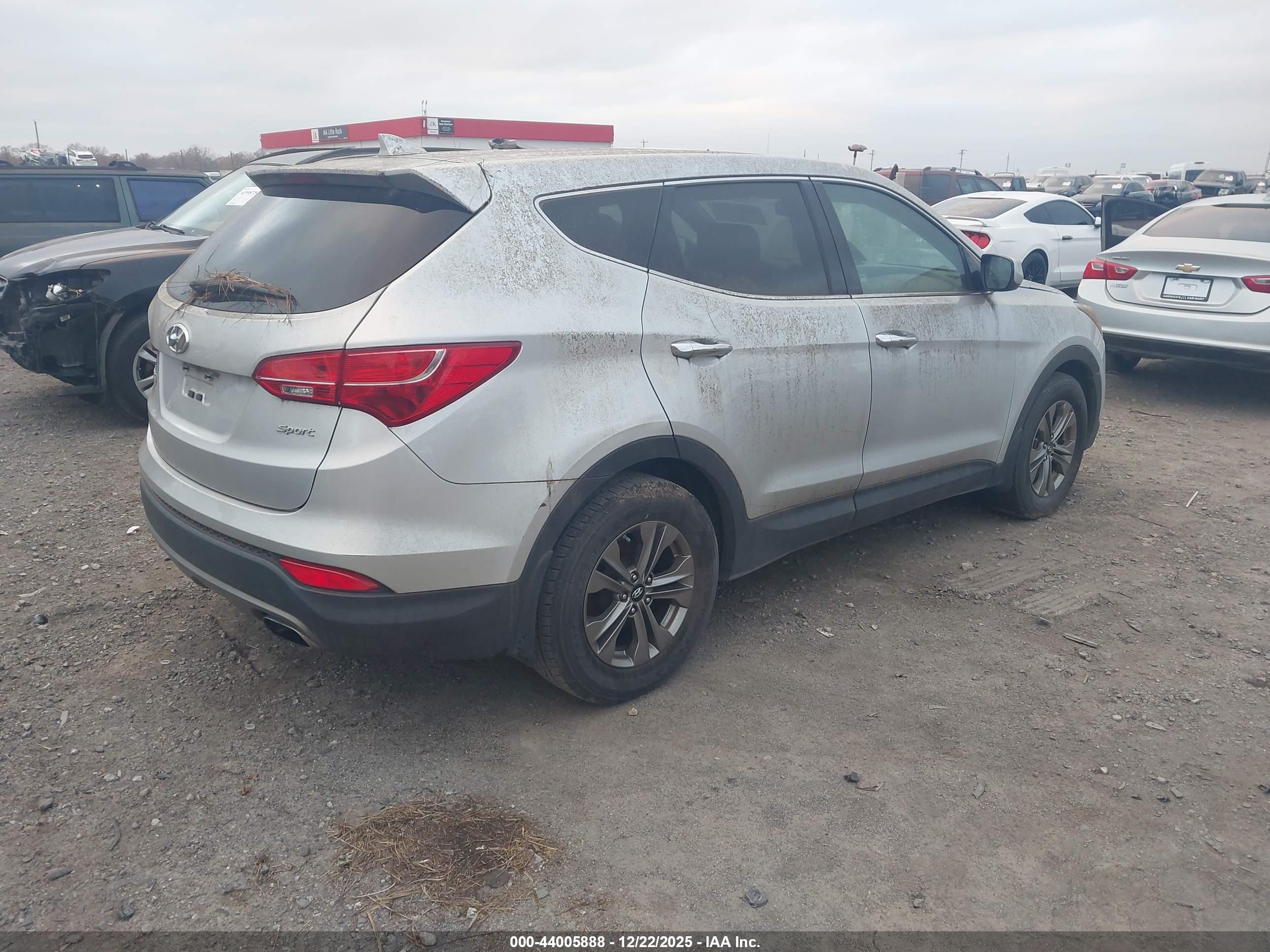 HYUNDAI SANTA image 4