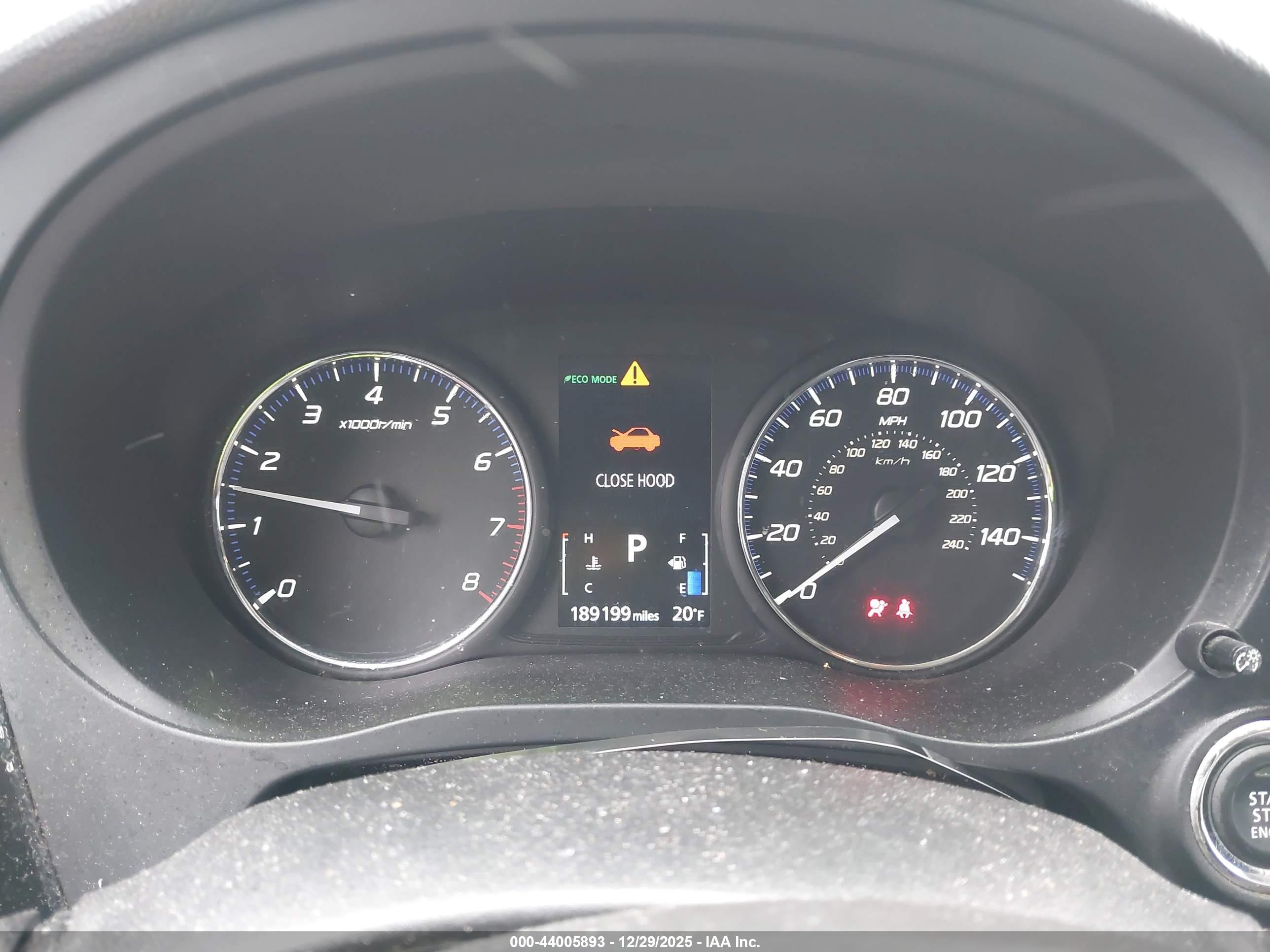 MITSUBISHI OUTLANDER image 7