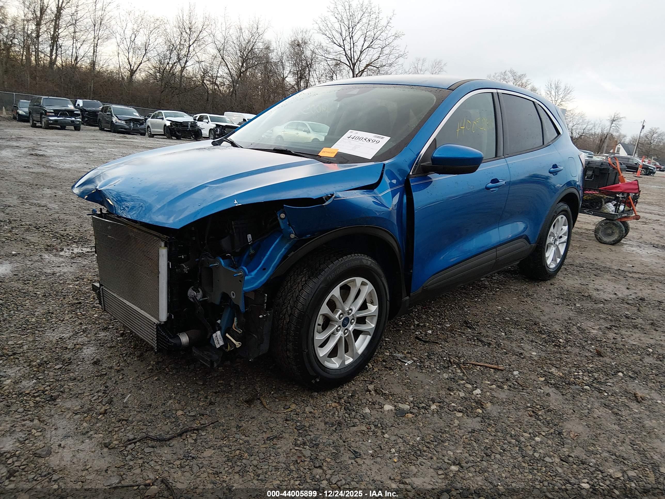 FORD ESCAPE image 2