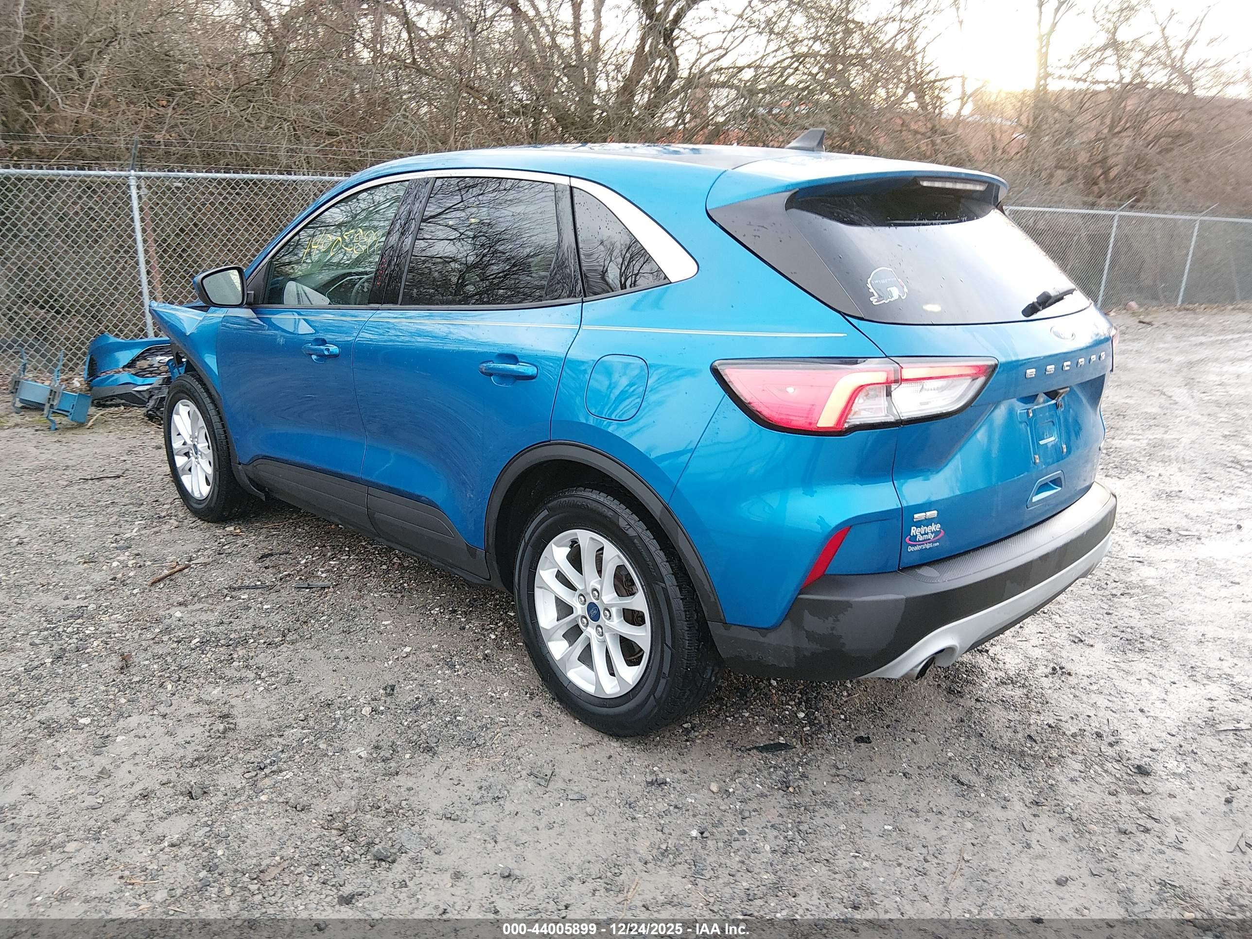 FORD ESCAPE image 3