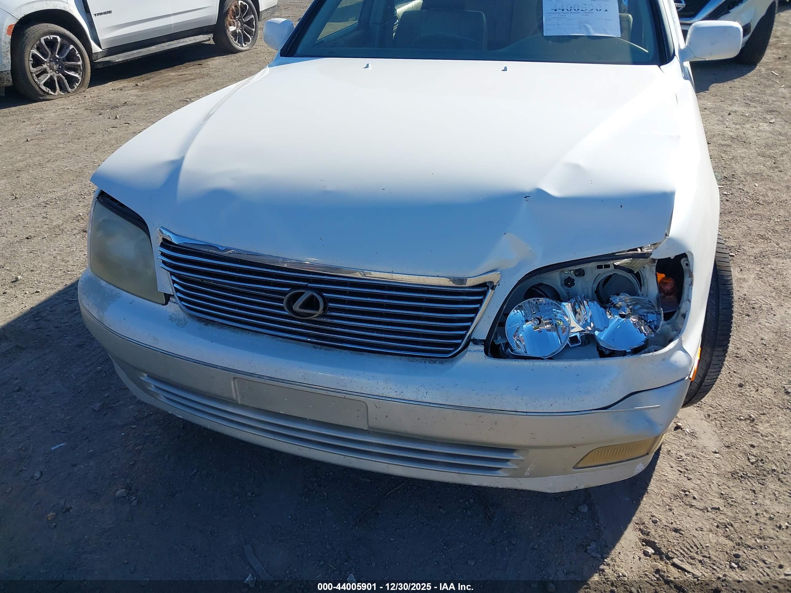 LEXUS LS image 6