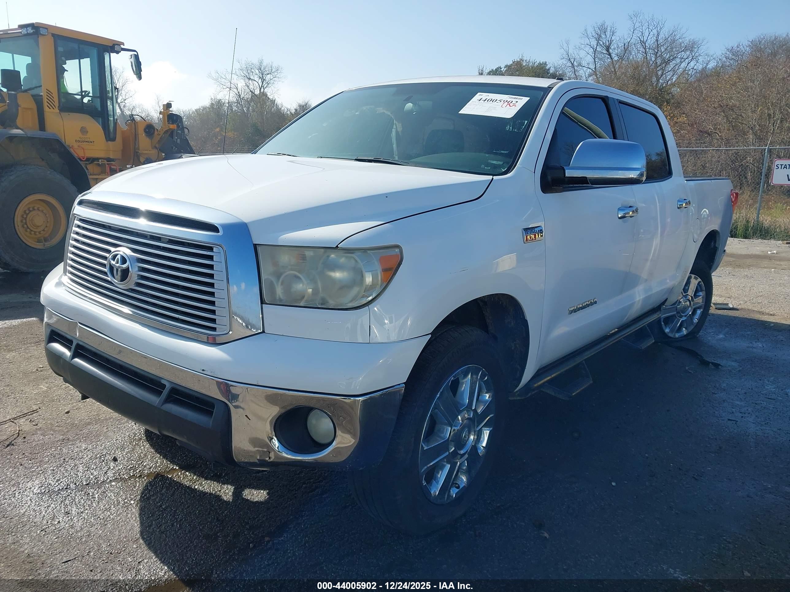 TOYOTA TUNDRA image 2