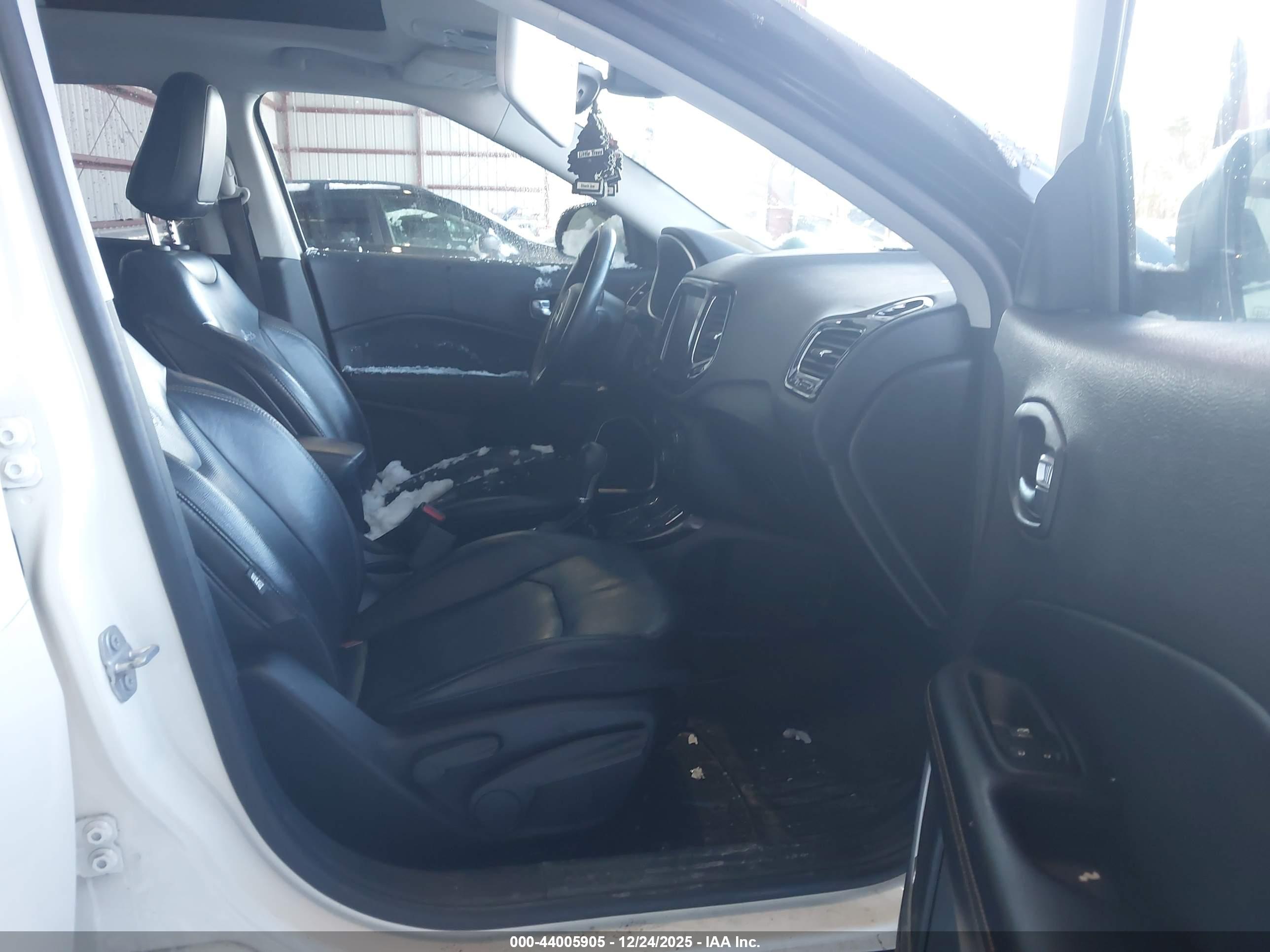 JEEP COMPASS image 5