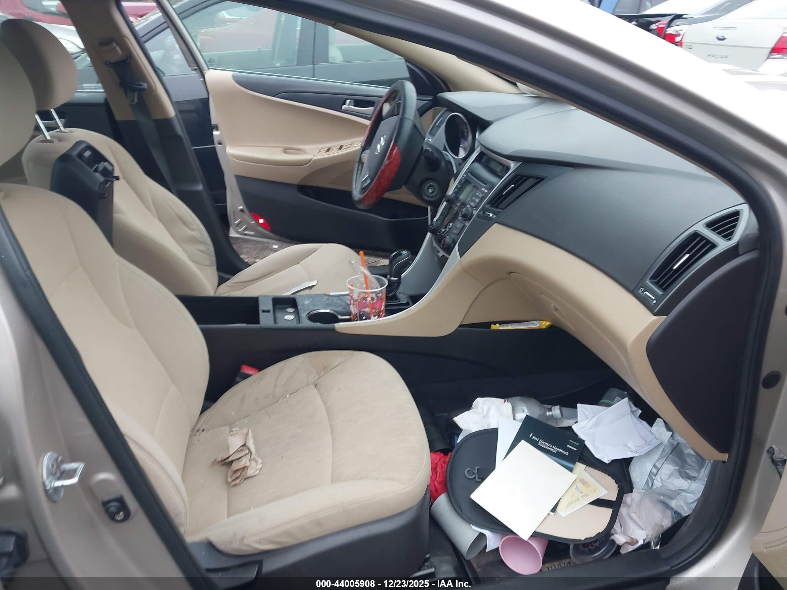 HYUNDAI SONATA image 5