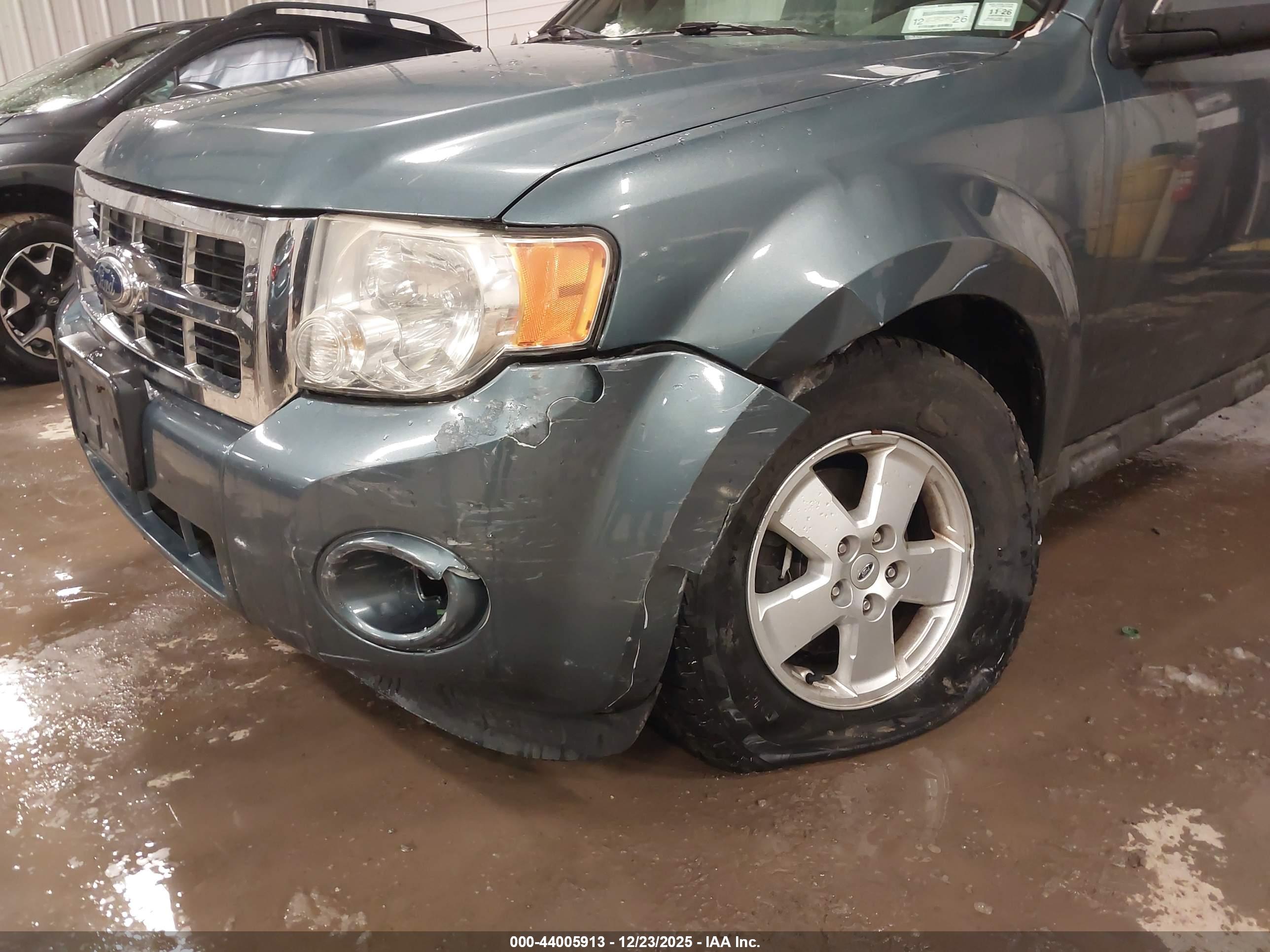 FORD ESCAPE image 6
