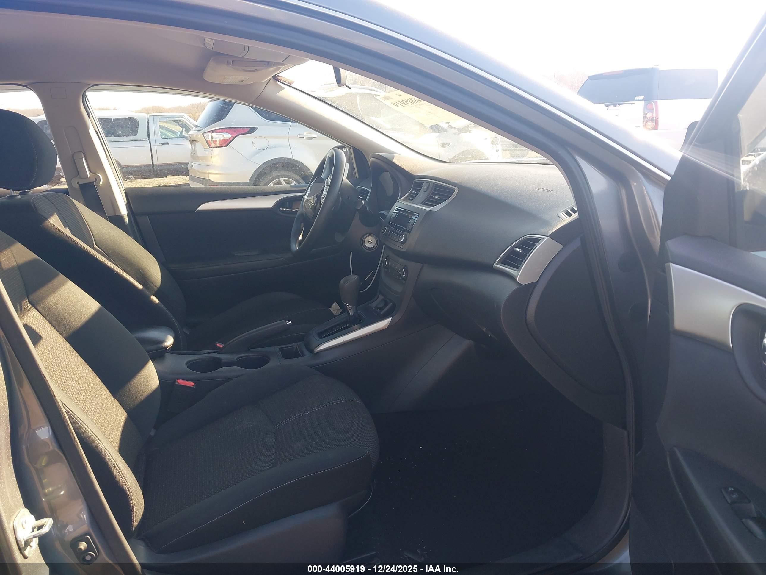 NISSAN SENTRA image 5