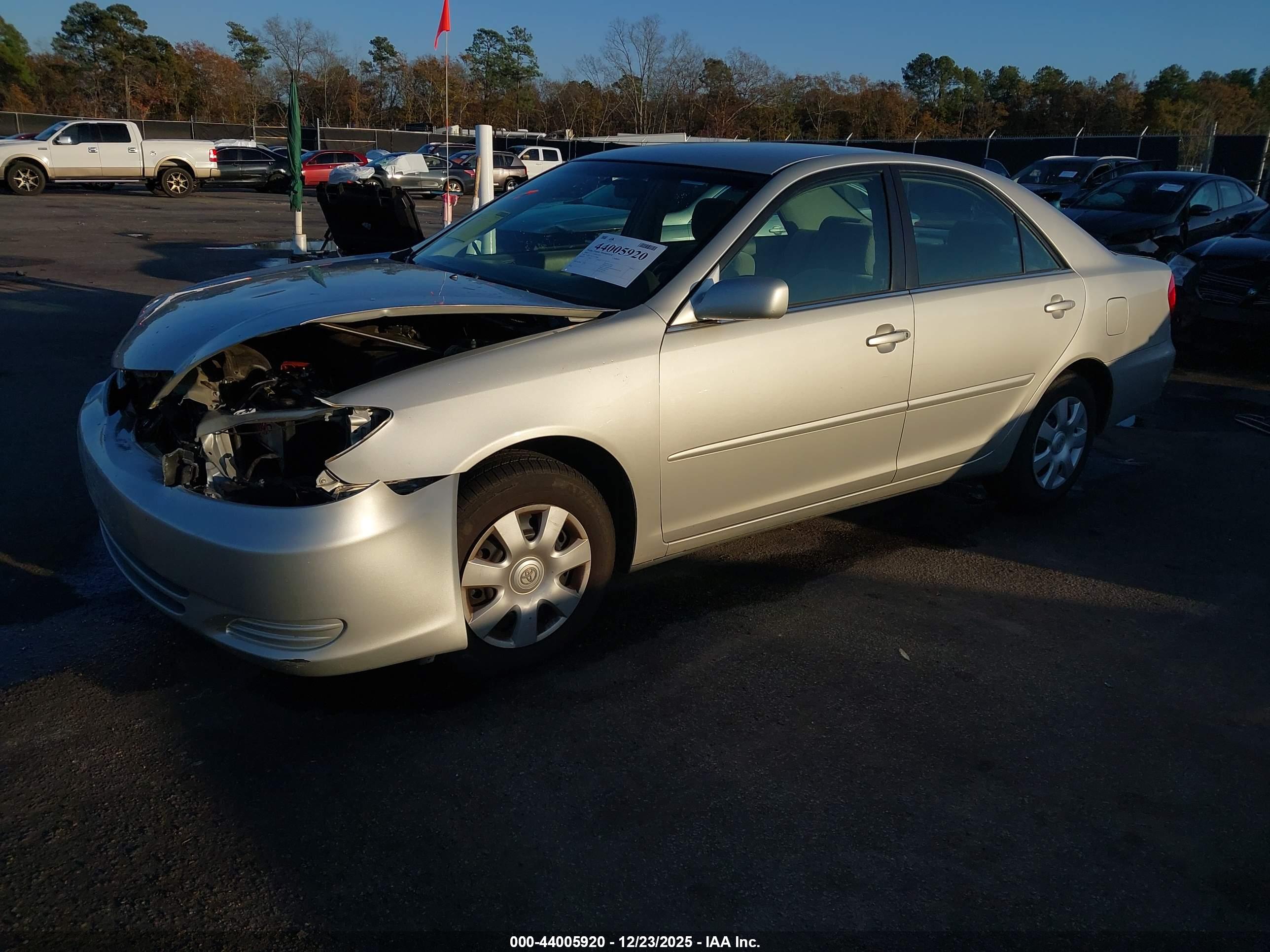 TOYOTA CAMRY image 2