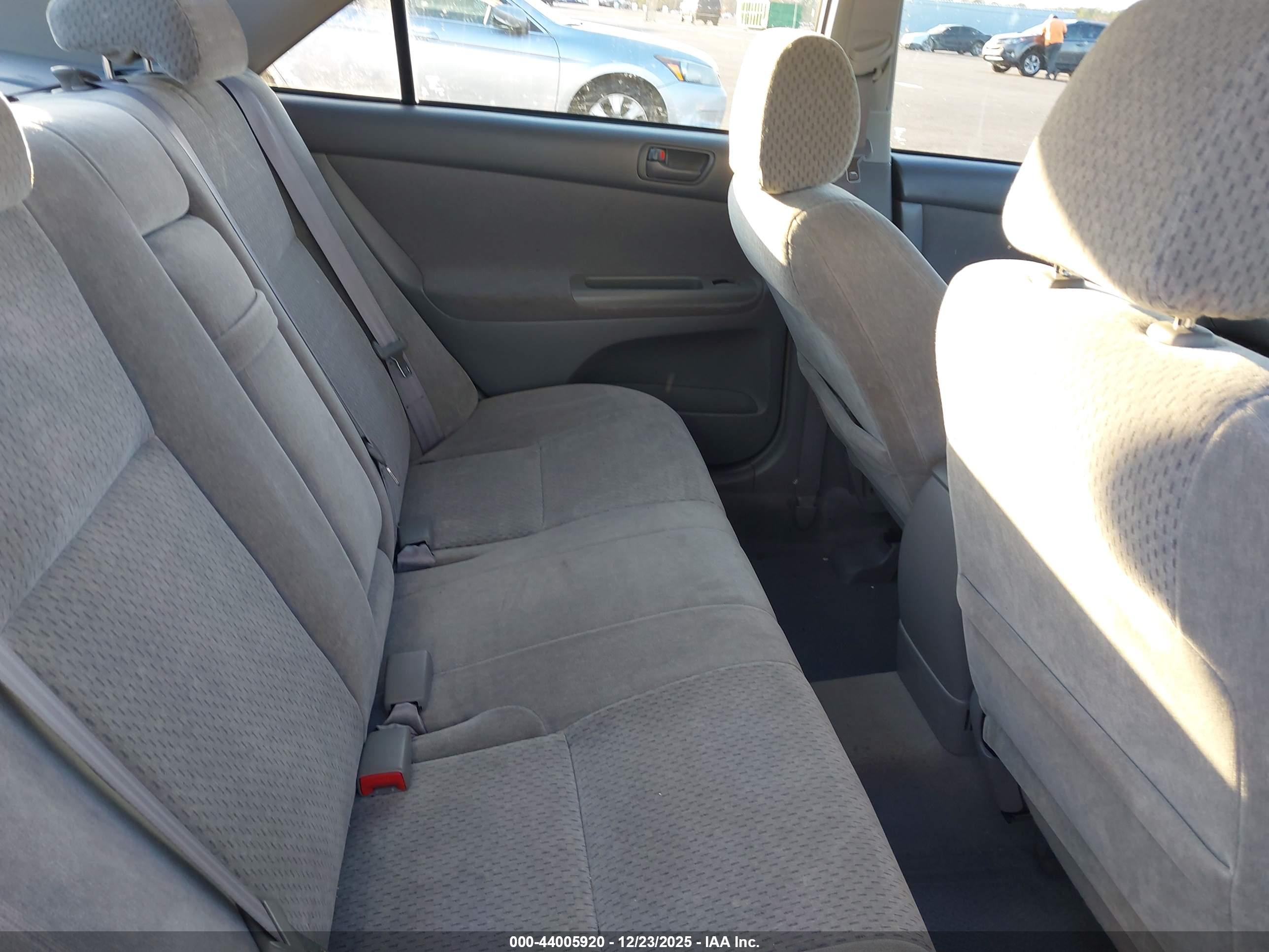 TOYOTA CAMRY image 8