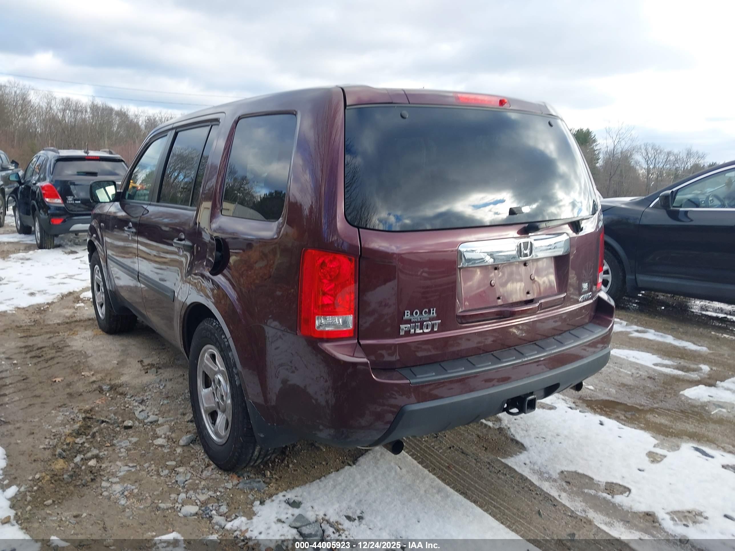 HONDA PILOT image 3