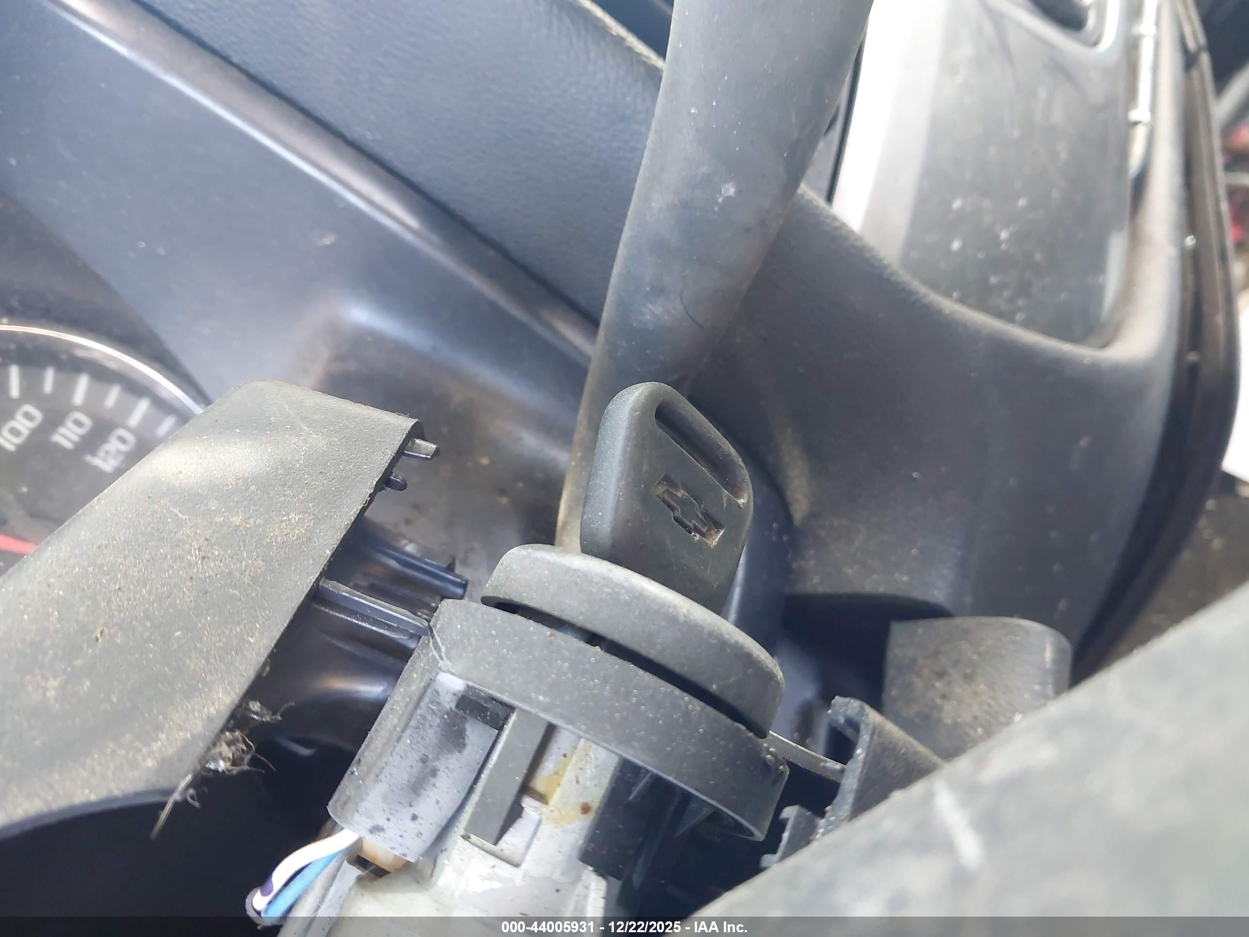 CHEVROLET SILVERADO image 11