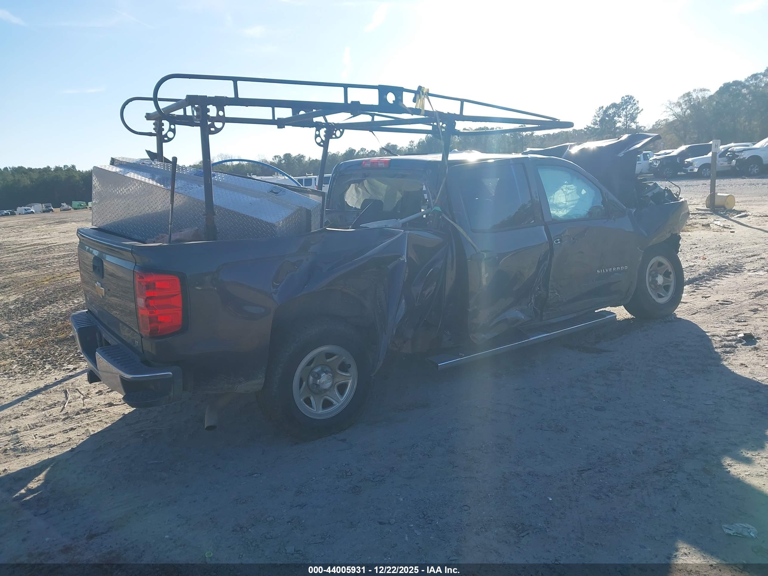 CHEVROLET SILVERADO image 4
