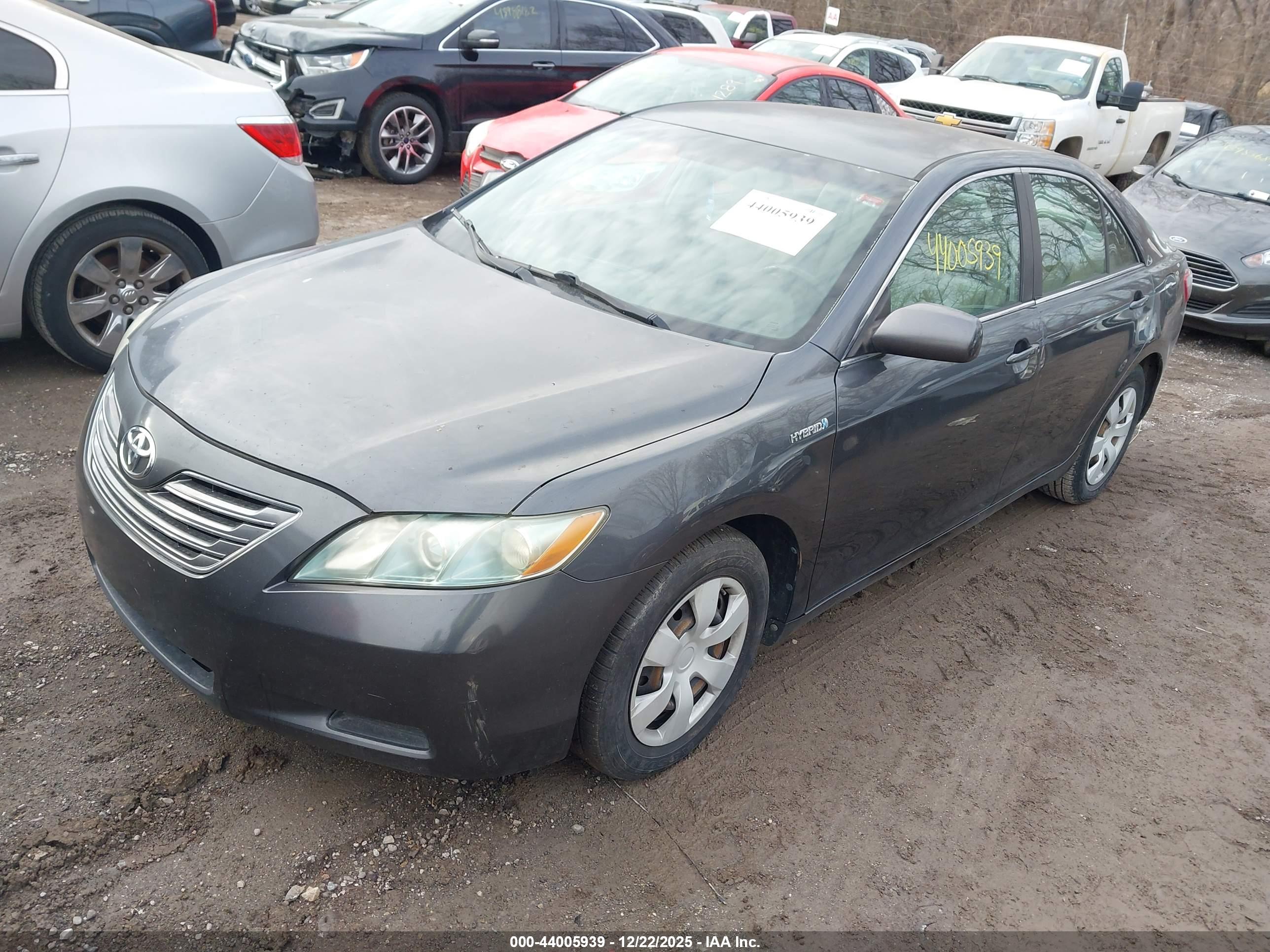 TOYOTA CAMRY image 2