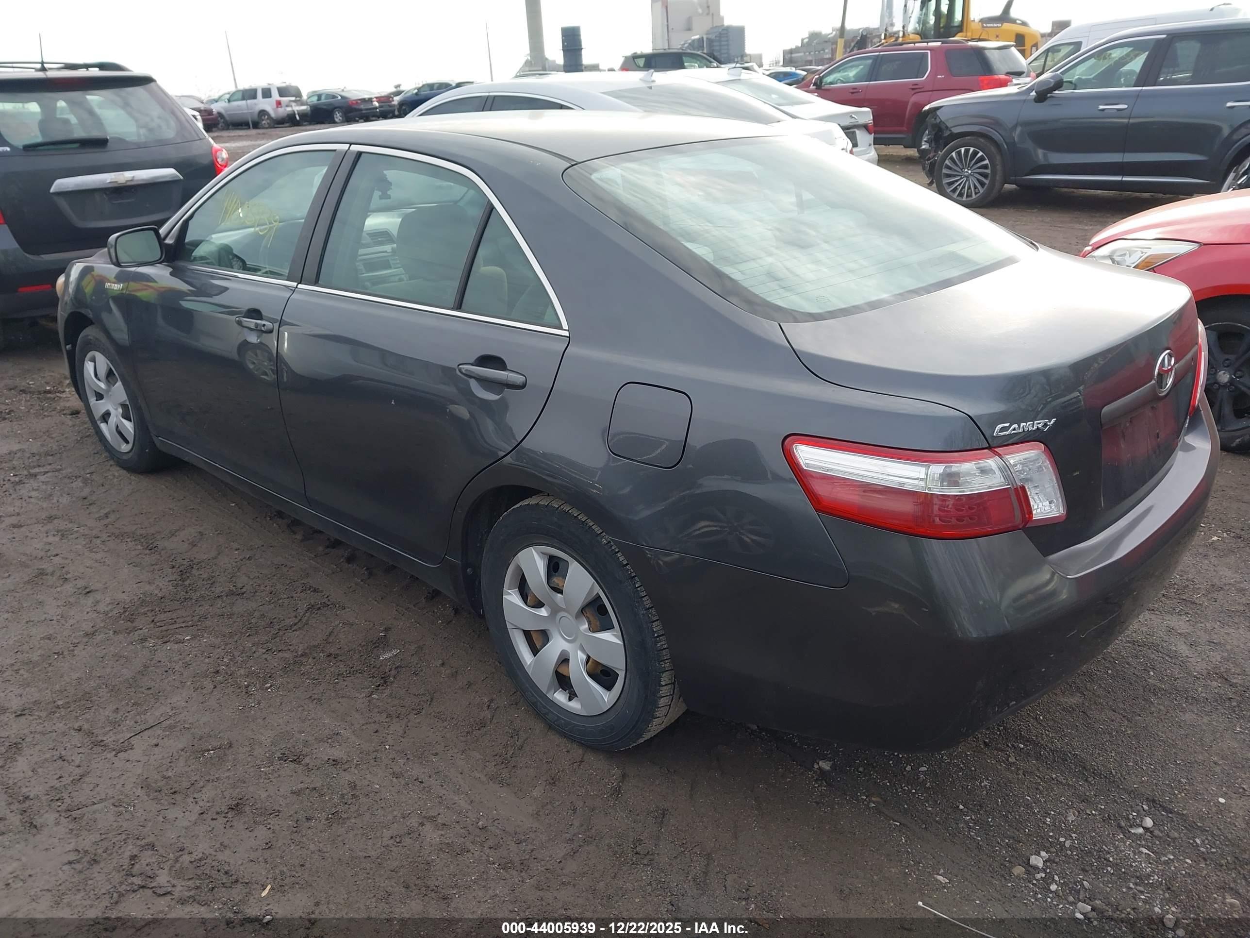 TOYOTA CAMRY image 3