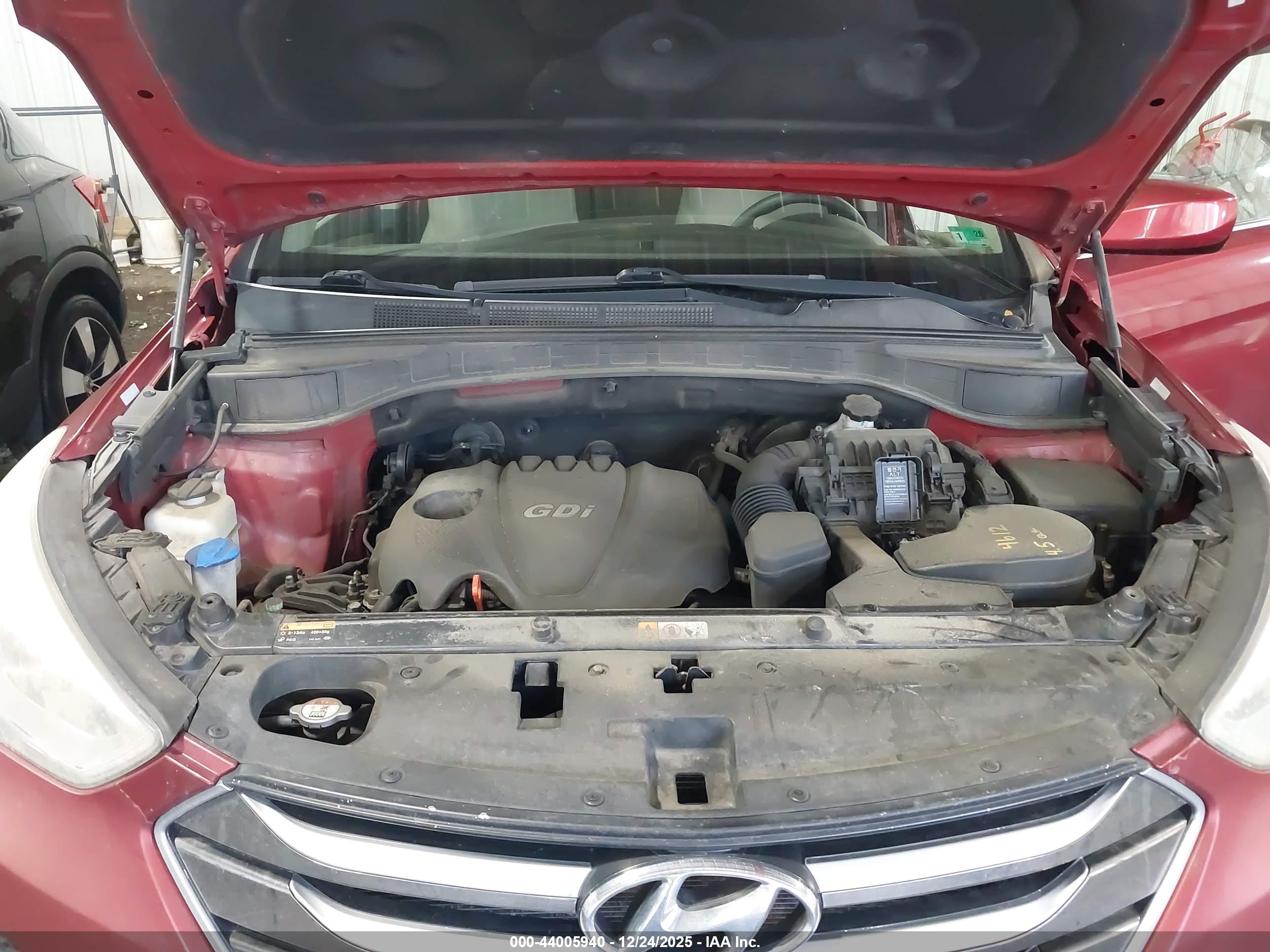 HYUNDAI SANTA image 10