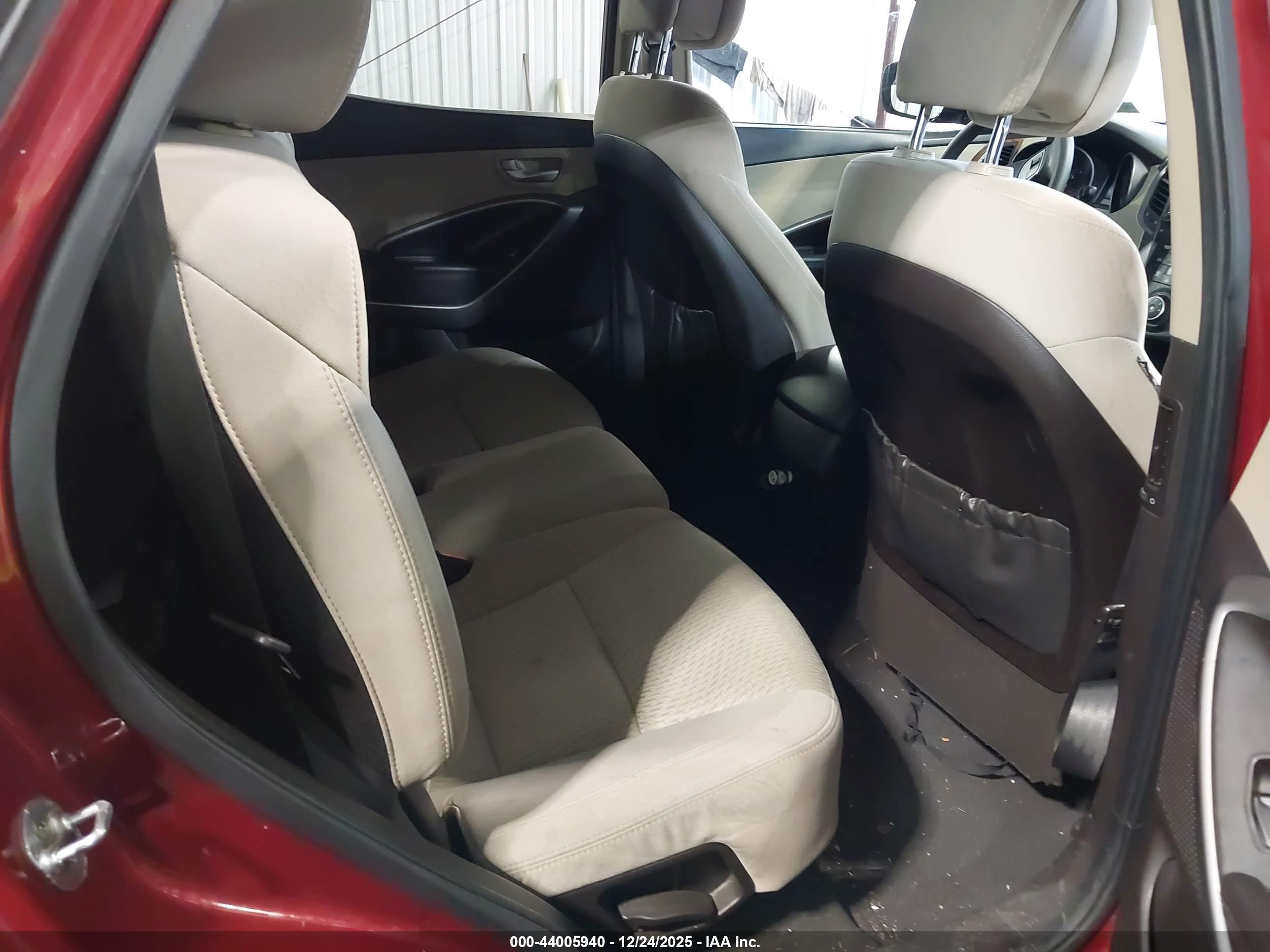HYUNDAI SANTA image 8