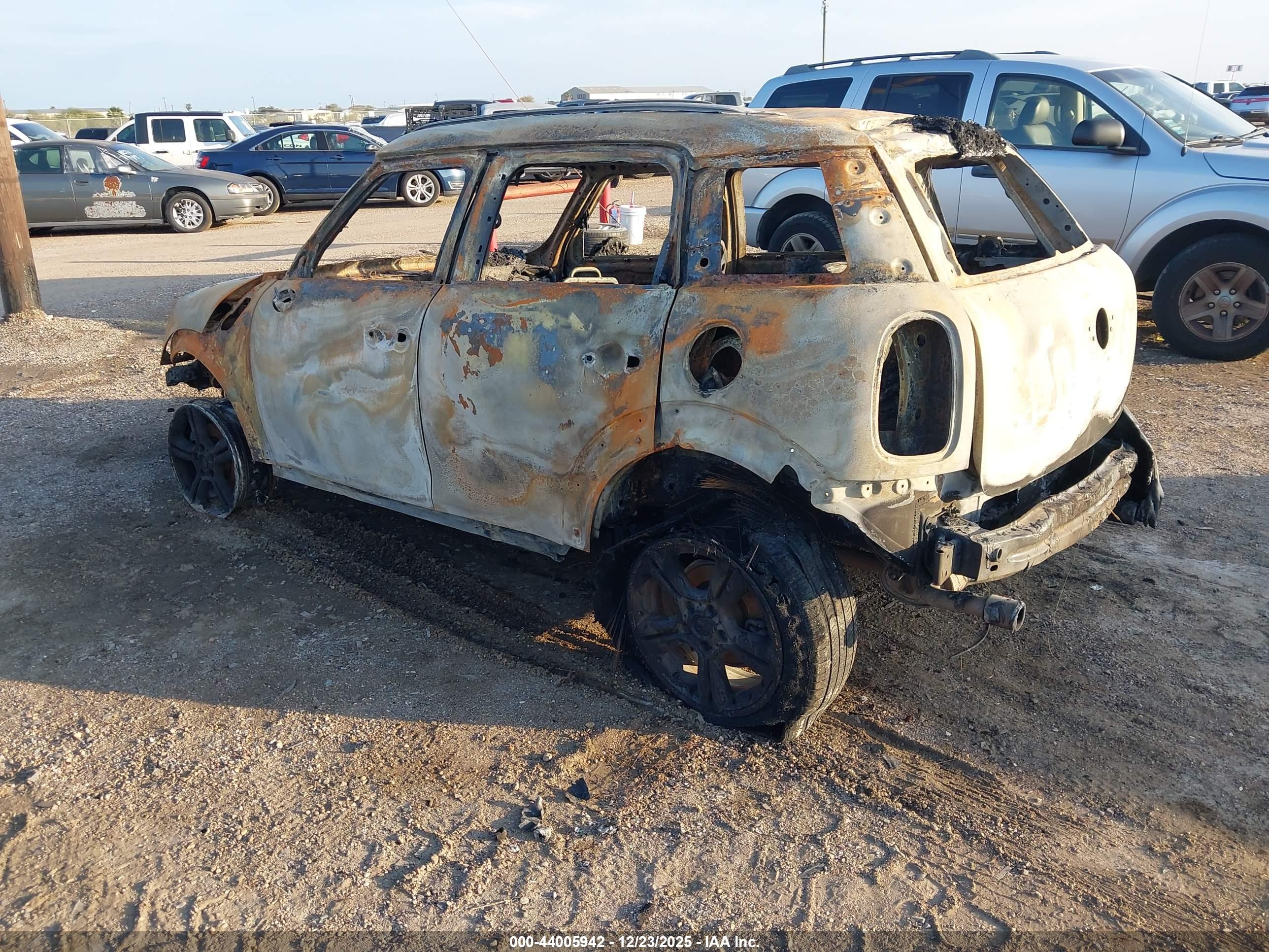 MINI COUNTRYMAN image 3
