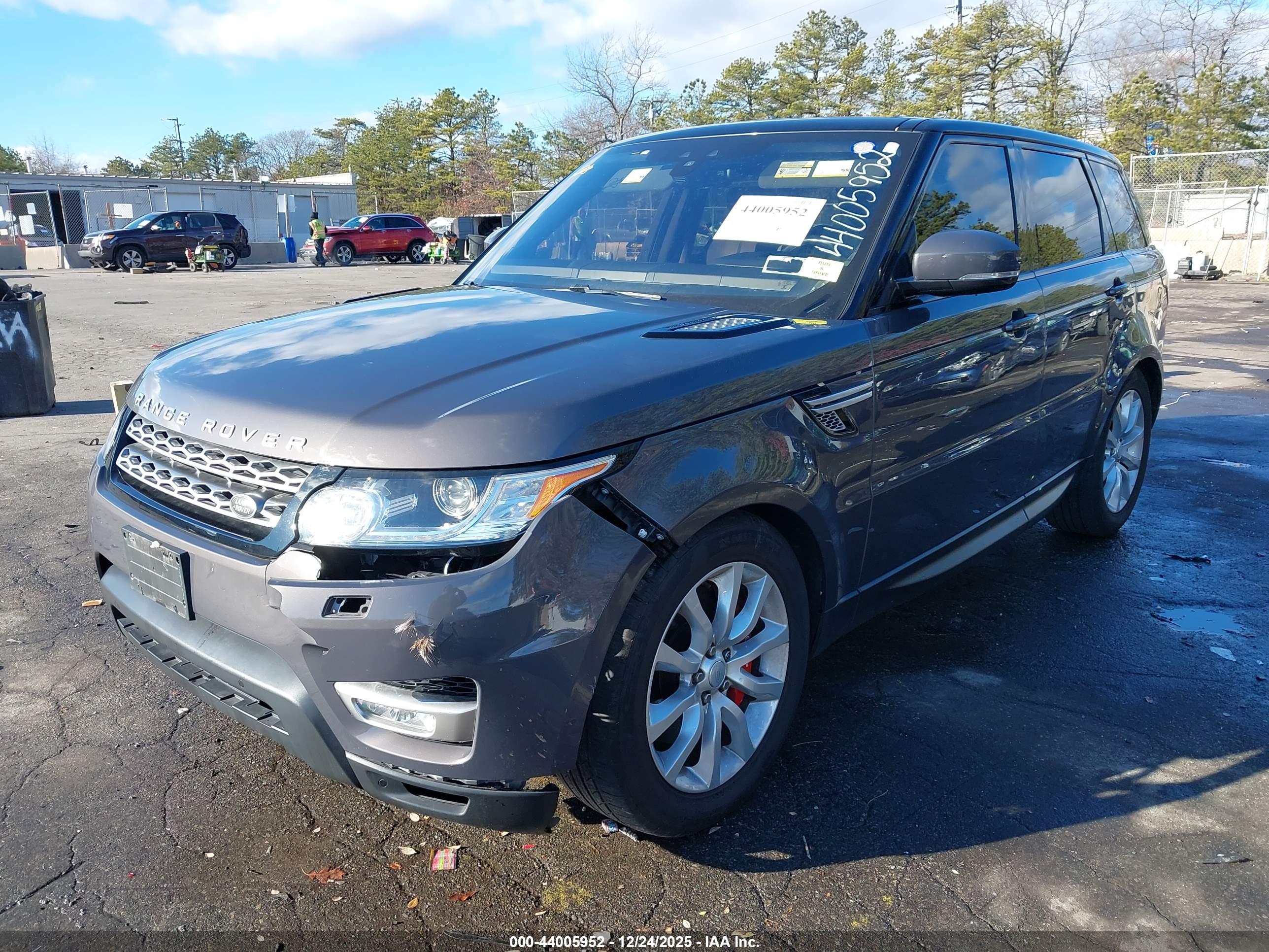 LAND ROVER image 6