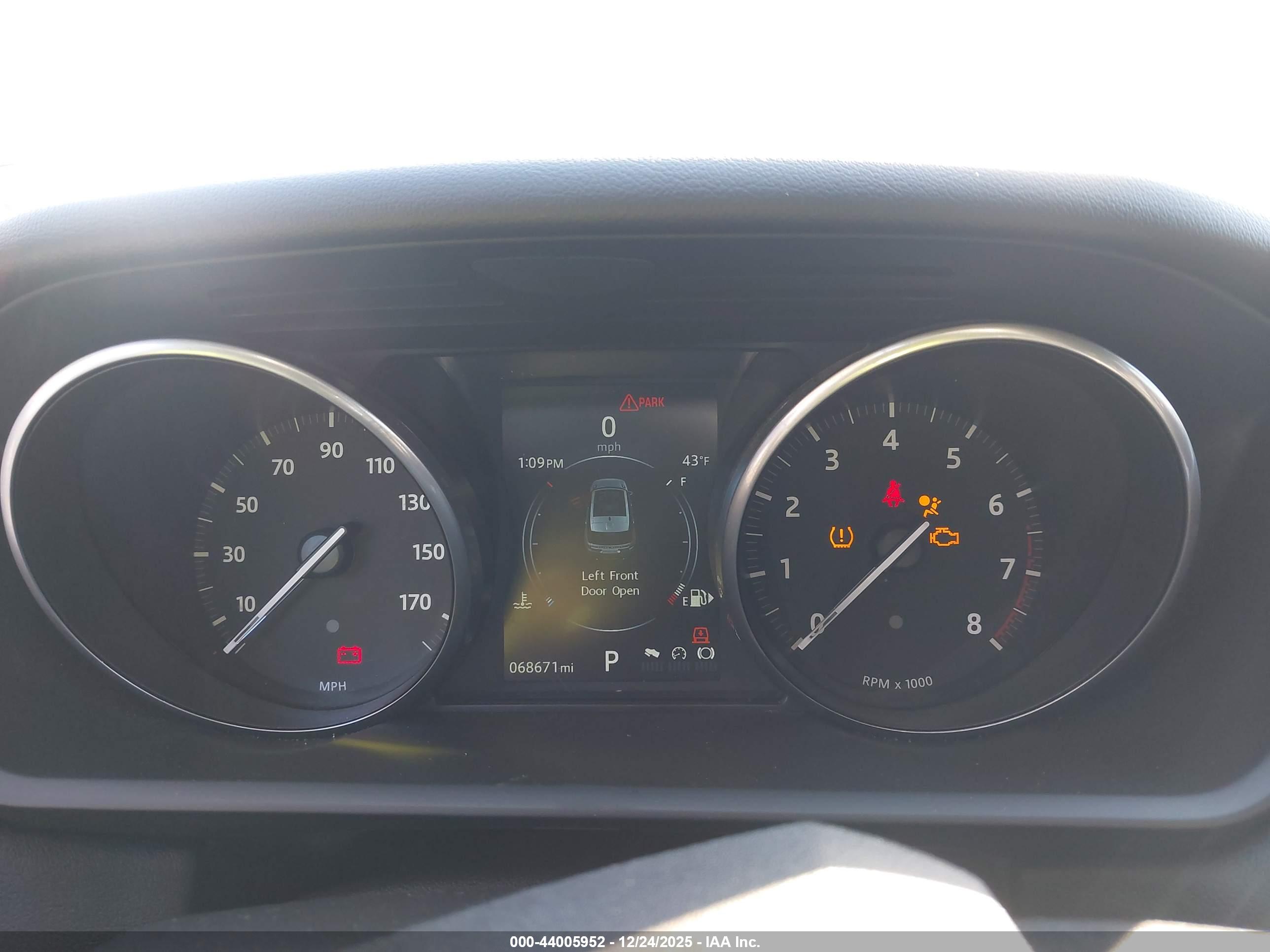 LAND ROVER image 7