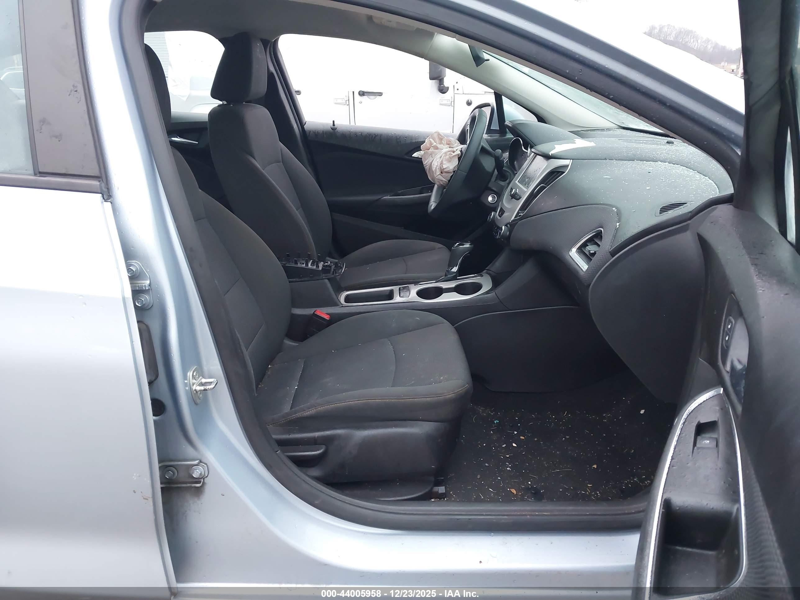 CHEVROLET CRUZE image 5