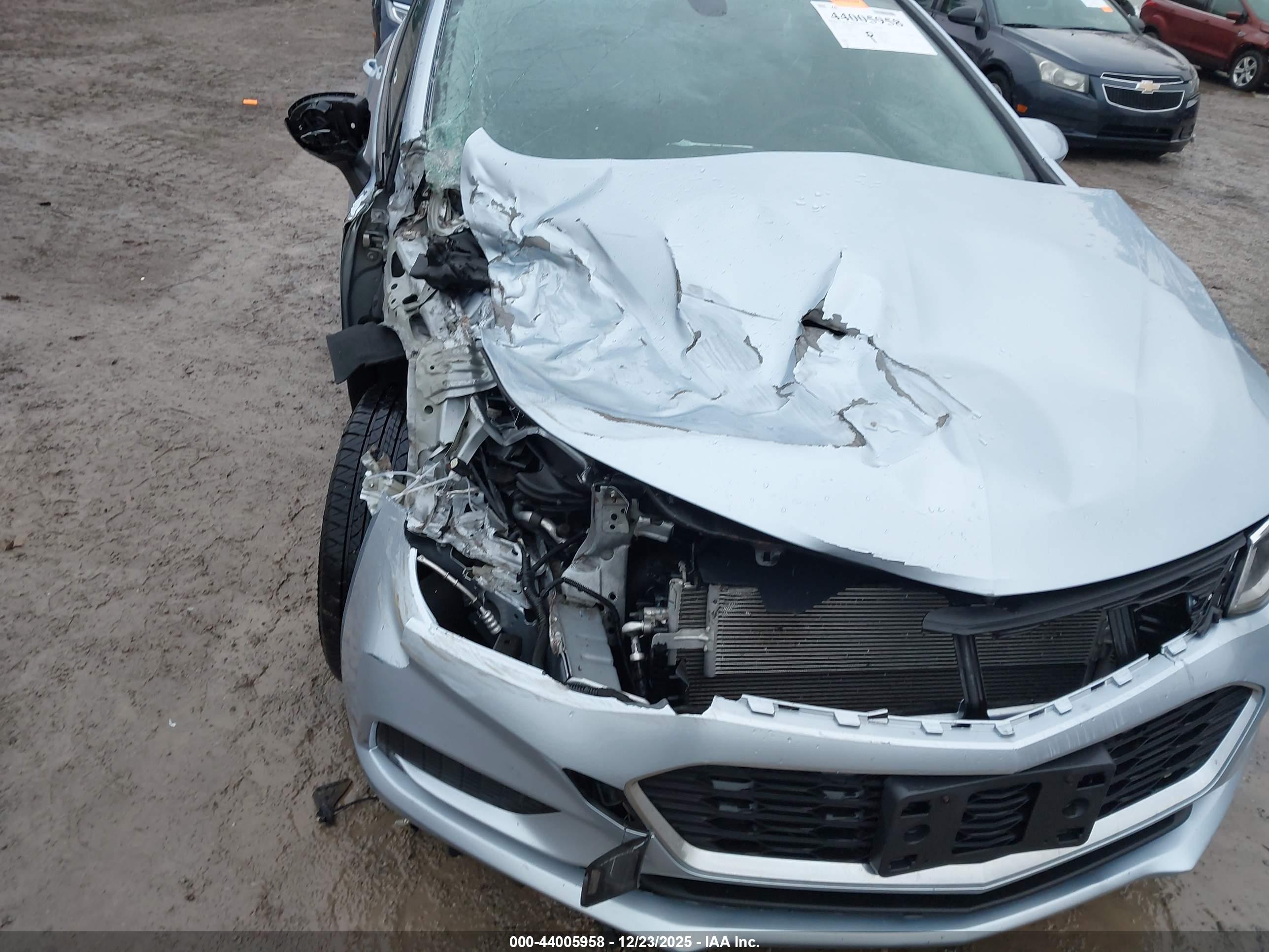 CHEVROLET CRUZE image 6