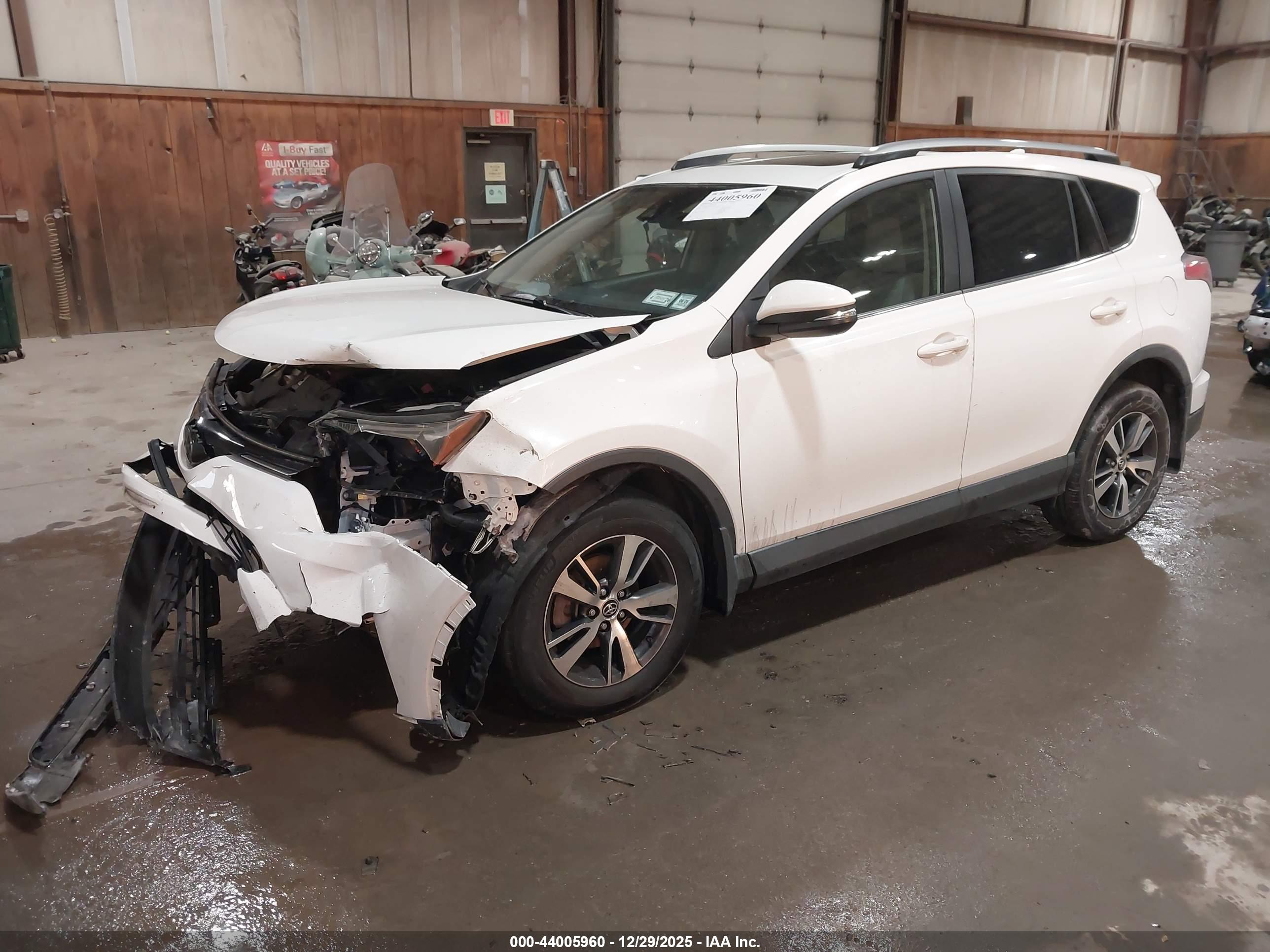 TOYOTA RAV4 image 2