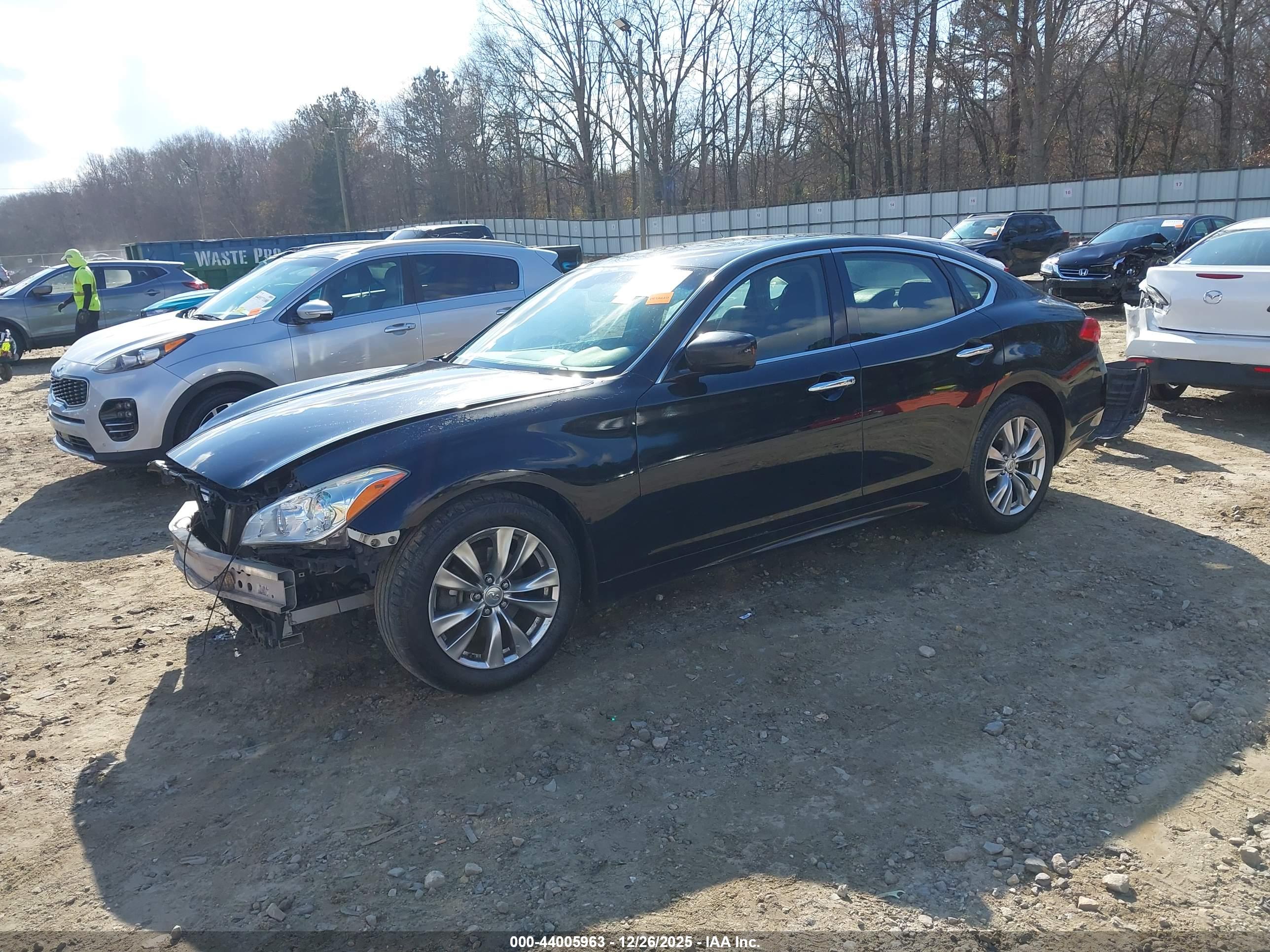 INFINITI M37 image 2