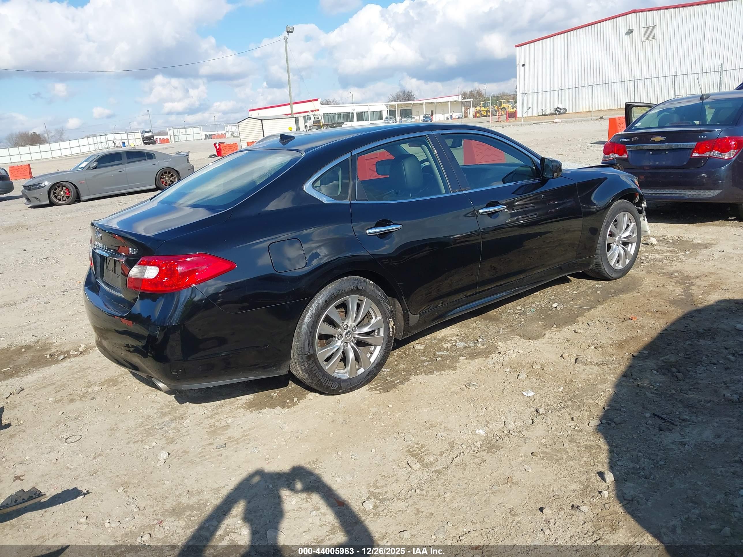 INFINITI M37 image 4