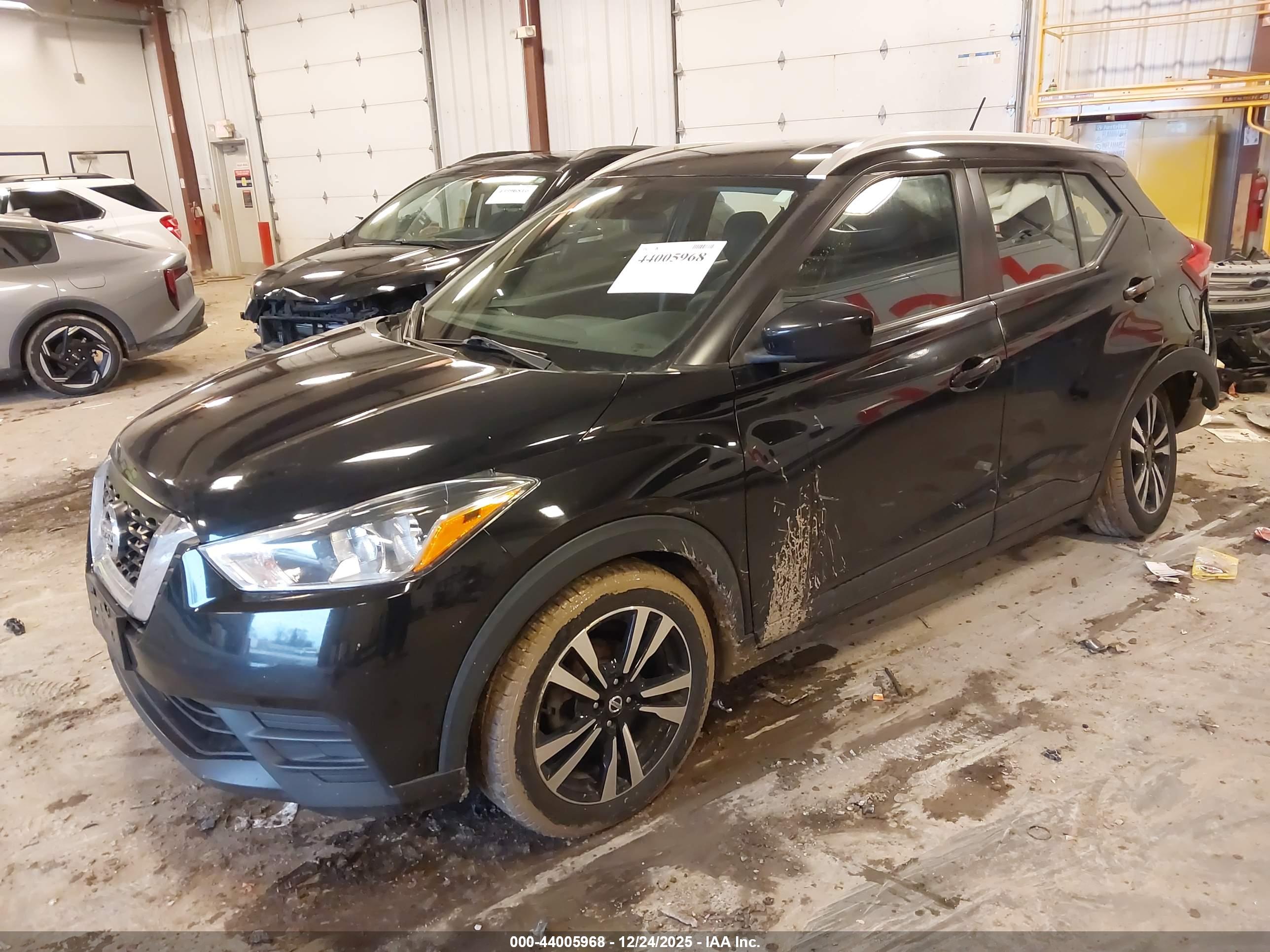 NISSAN KICKS image 2