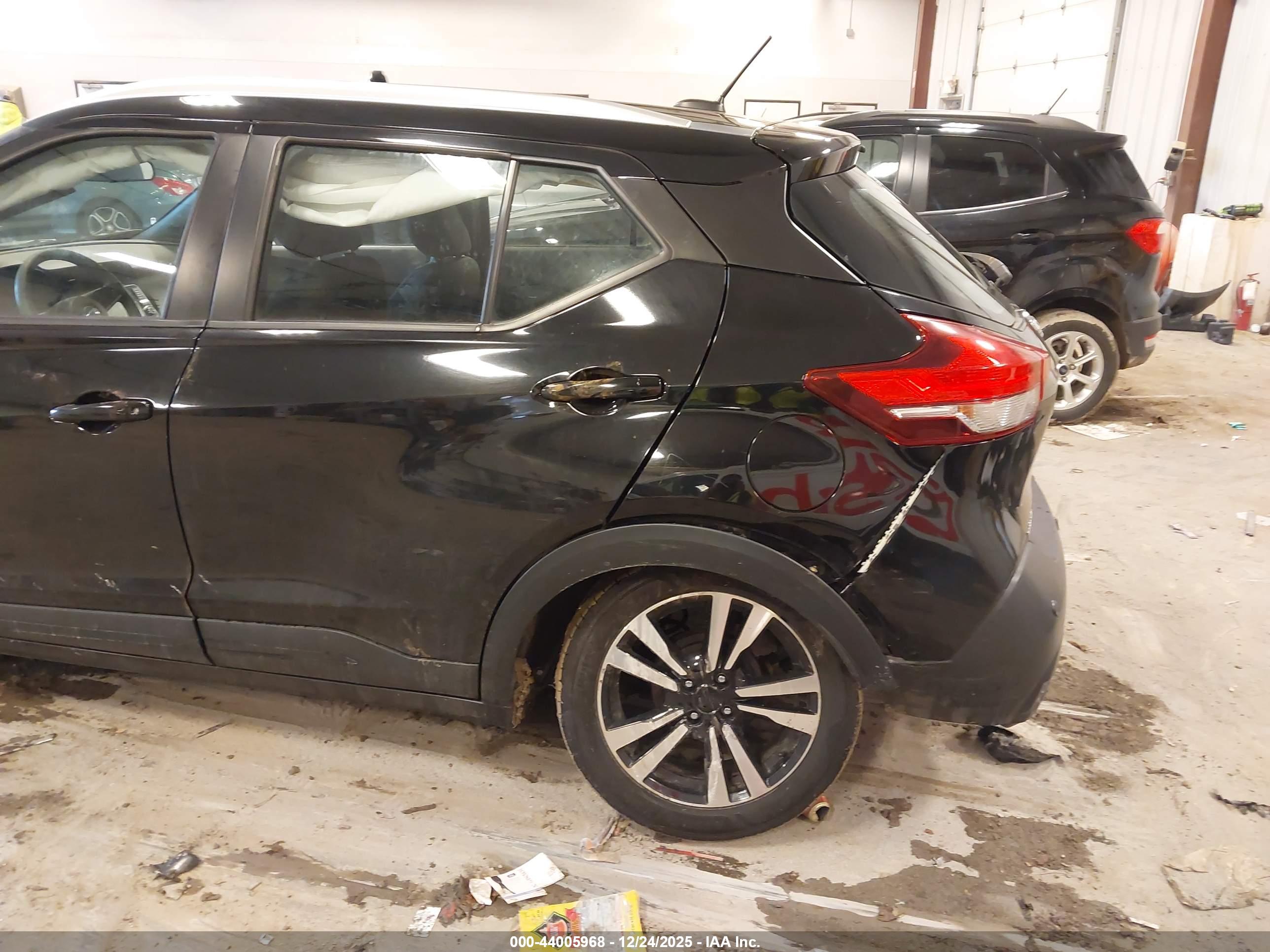 NISSAN KICKS image 6