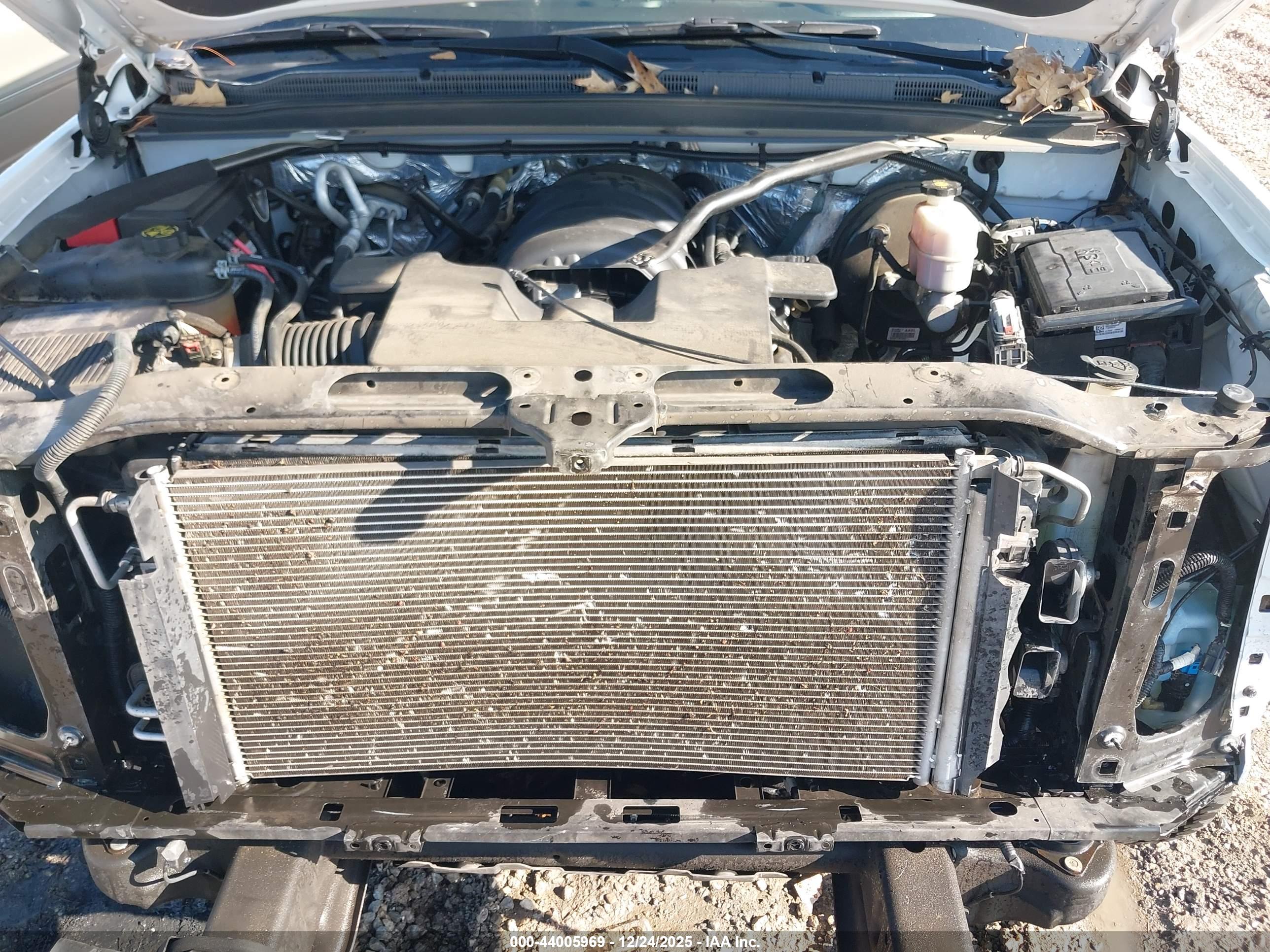 CHEVROLET TAHOE image 10