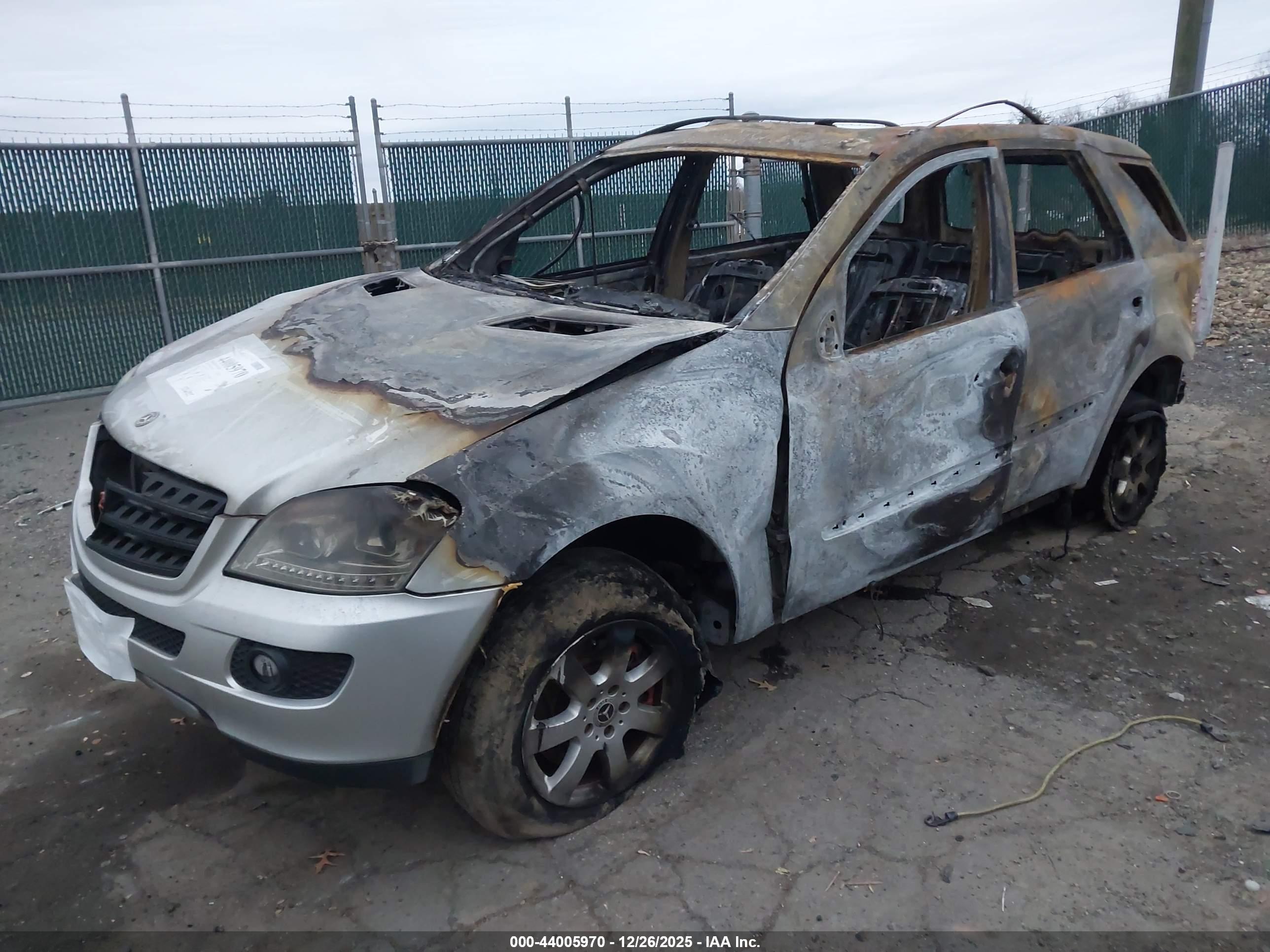 MERCEDES-BENZ ML image 2