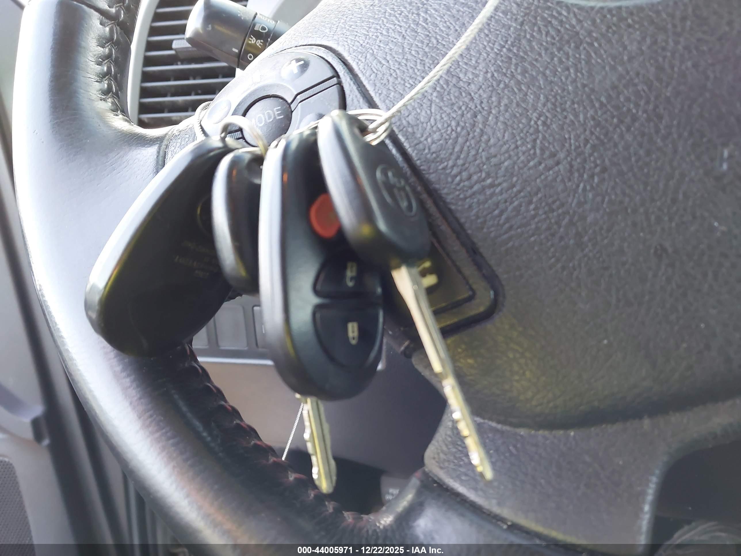 TOYOTA SEQUOIA image 11