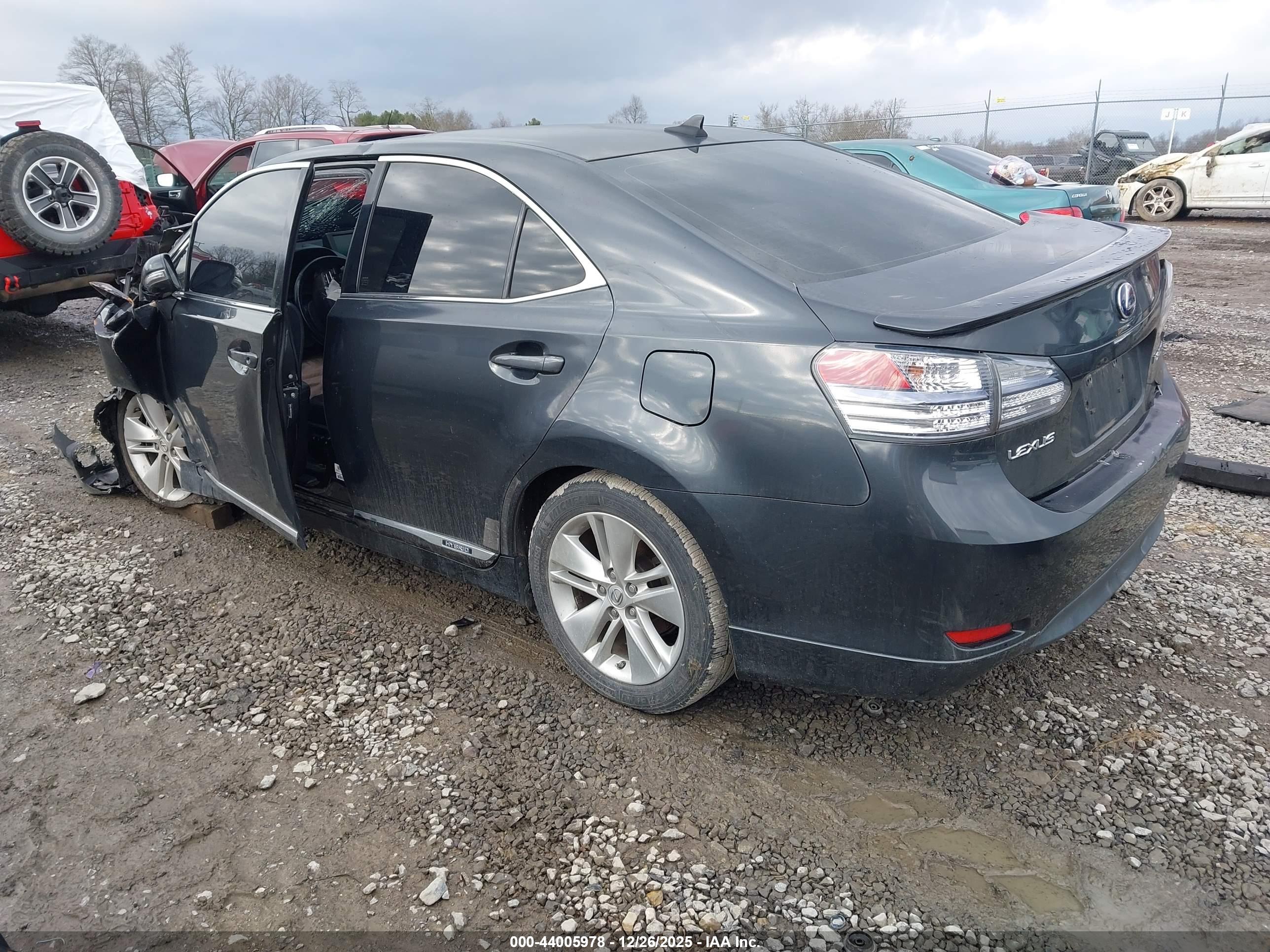 LEXUS HS image 3