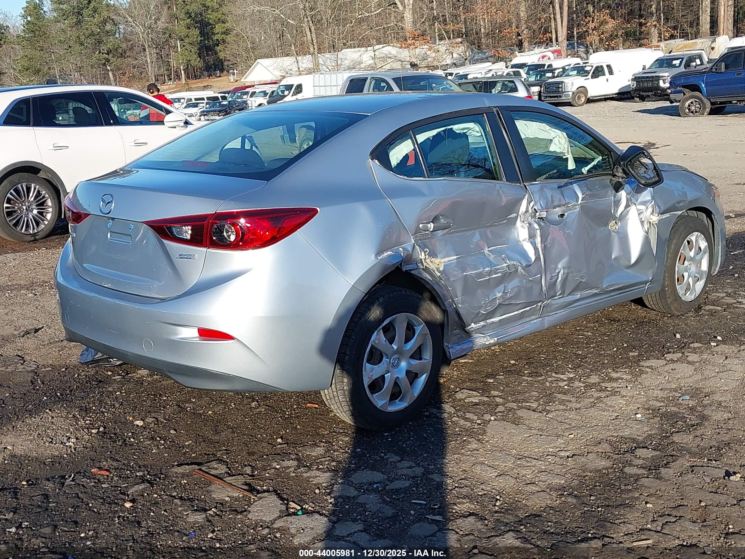 MAZDA MAZDA3 image 4