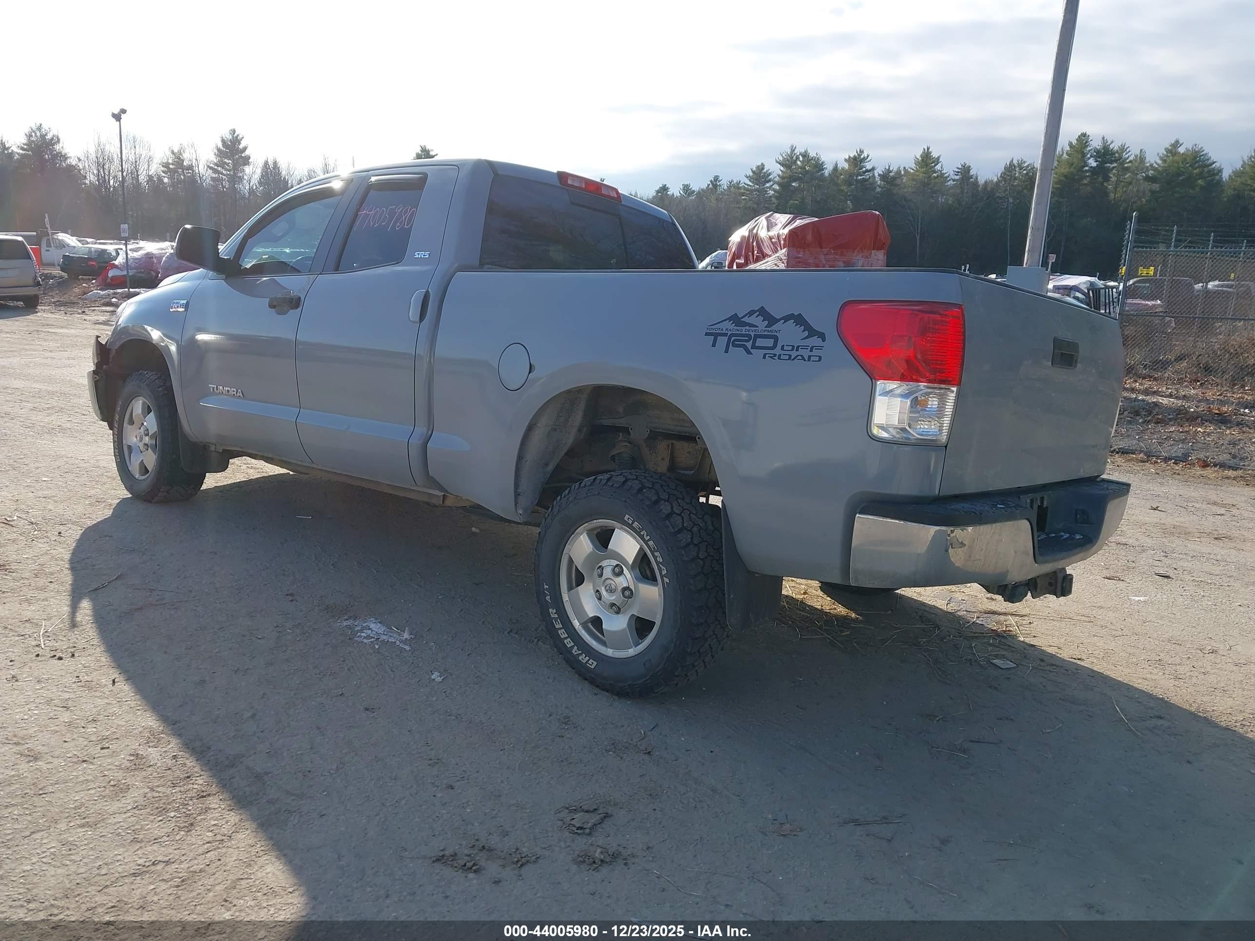 TOYOTA TUNDRA image 3