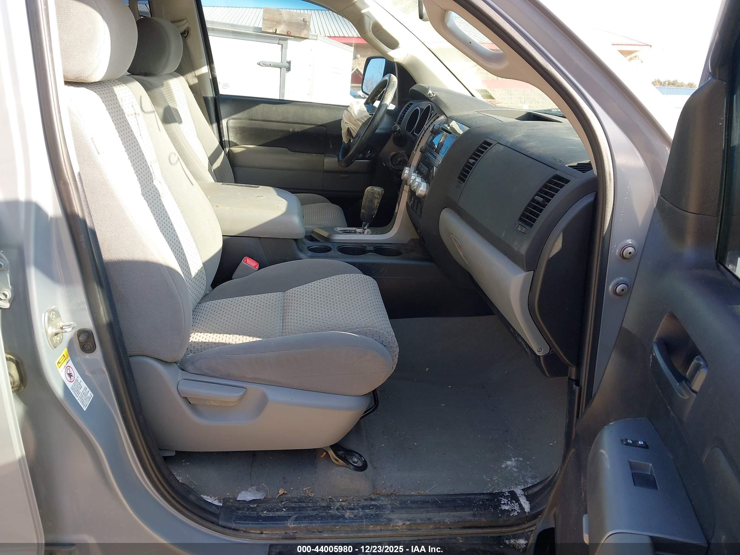 TOYOTA TUNDRA image 5