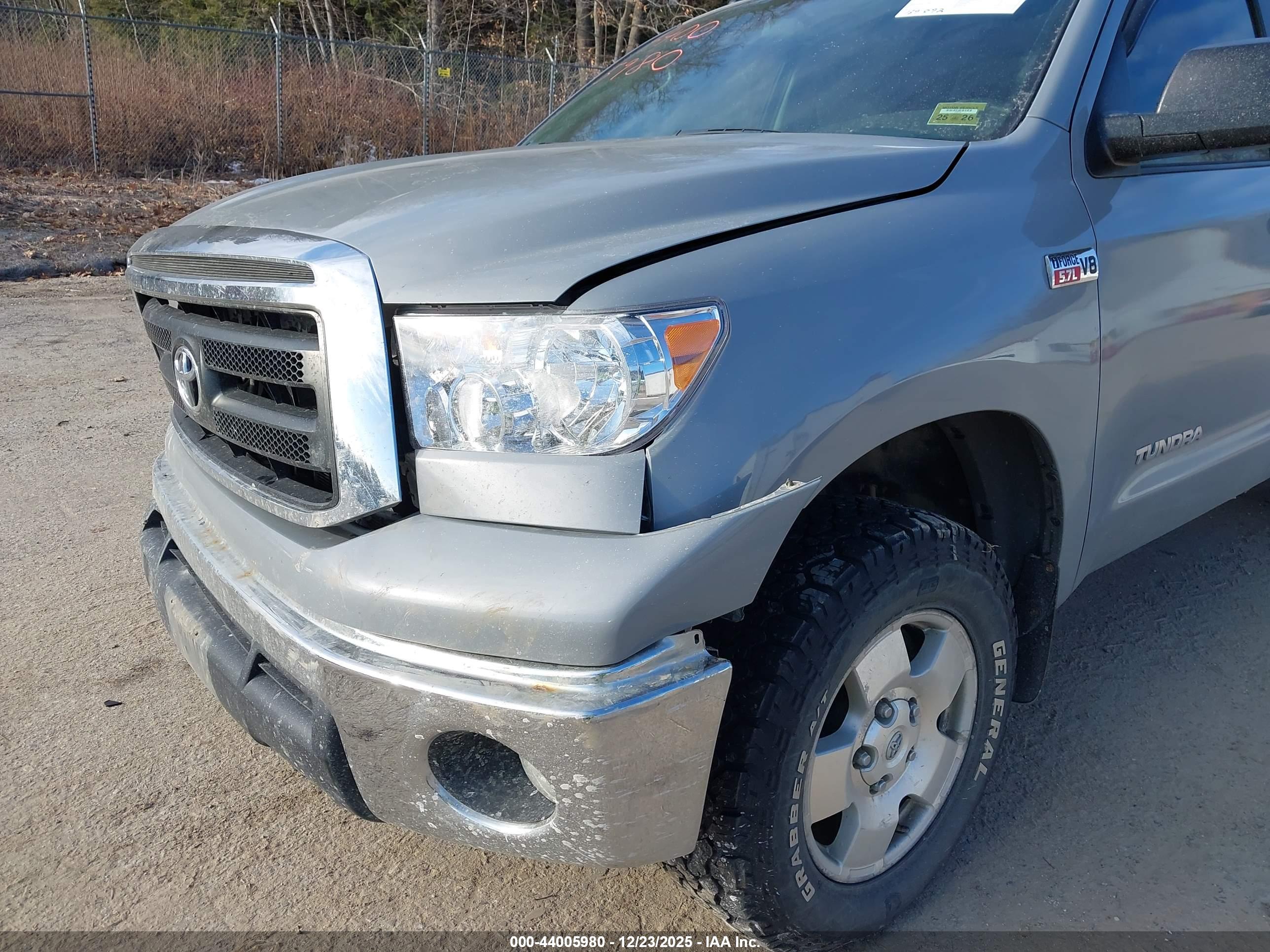 TOYOTA TUNDRA image 6