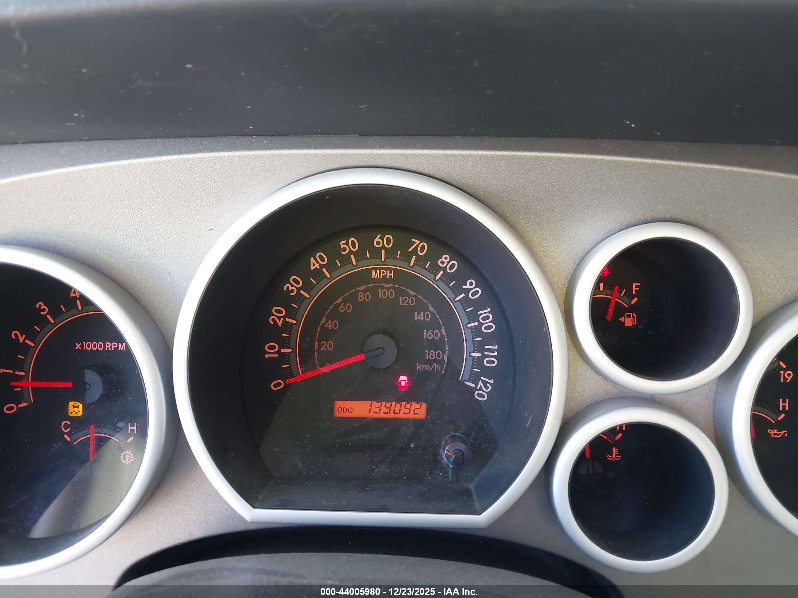 TOYOTA TUNDRA image 7